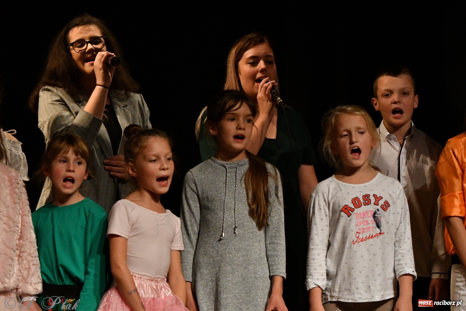 Zdjęcie w galerii na portalu naszraciborz.pl: Wieczór teatralny w MDK [FOTO i WIDEO] wiadomości z regionu