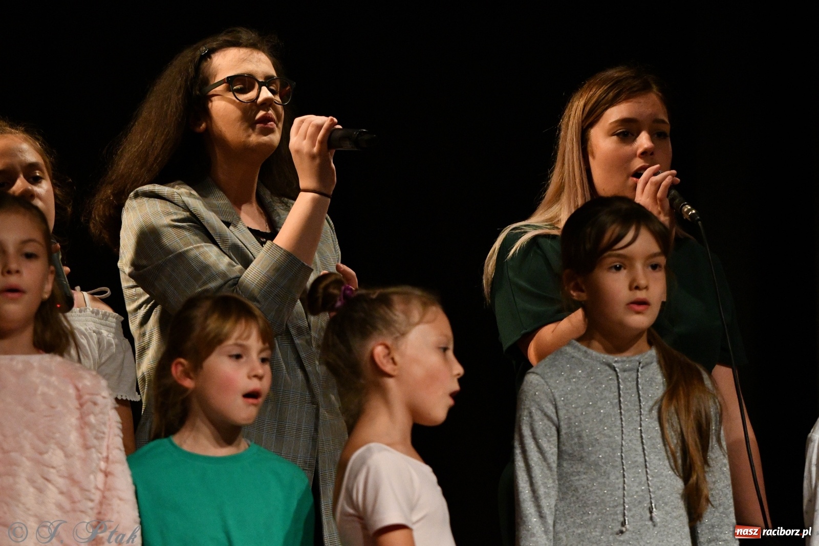 Zdjęcie w galerii na portalu naszraciborz.pl: Wieczór teatralny w MDK [FOTO i WIDEO] wiadomości z regionu