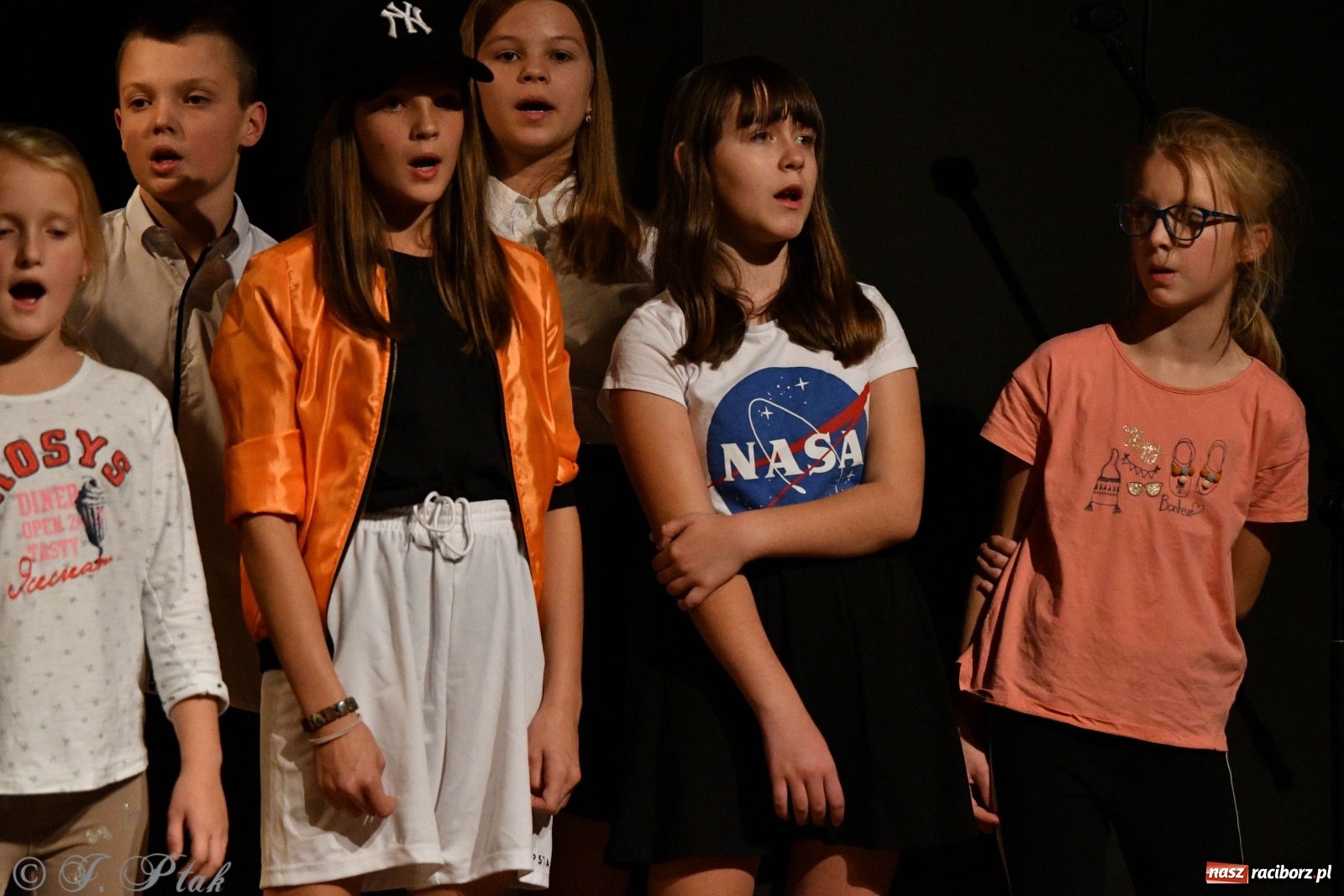 Zdjęcie w galerii na portalu naszraciborz.pl: Wieczór teatralny w MDK [FOTO i WIDEO] wiadomości z regionu