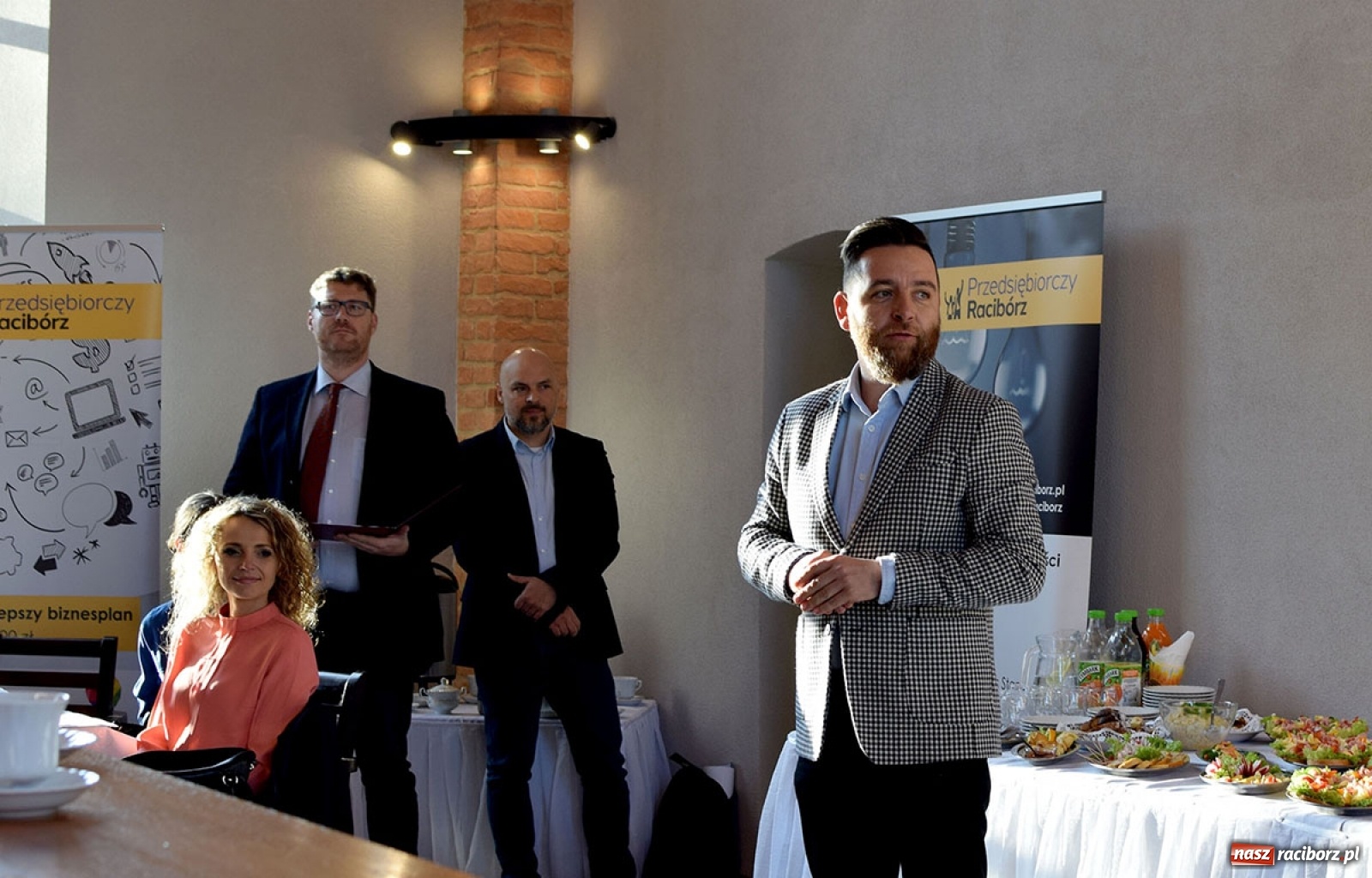 Zdjęcie w galerii na portalu naszraciborz.pl: W browarze o biznesie. Śniadanie przedsiębiorców w przybytku Gambrinusa wiadomości z regionu