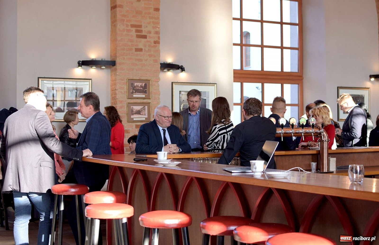 Zdjęcie w galerii na portalu naszraciborz.pl: W browarze o biznesie. Śniadanie przedsiębiorców w przybytku Gambrinusa wiadomości z regionu