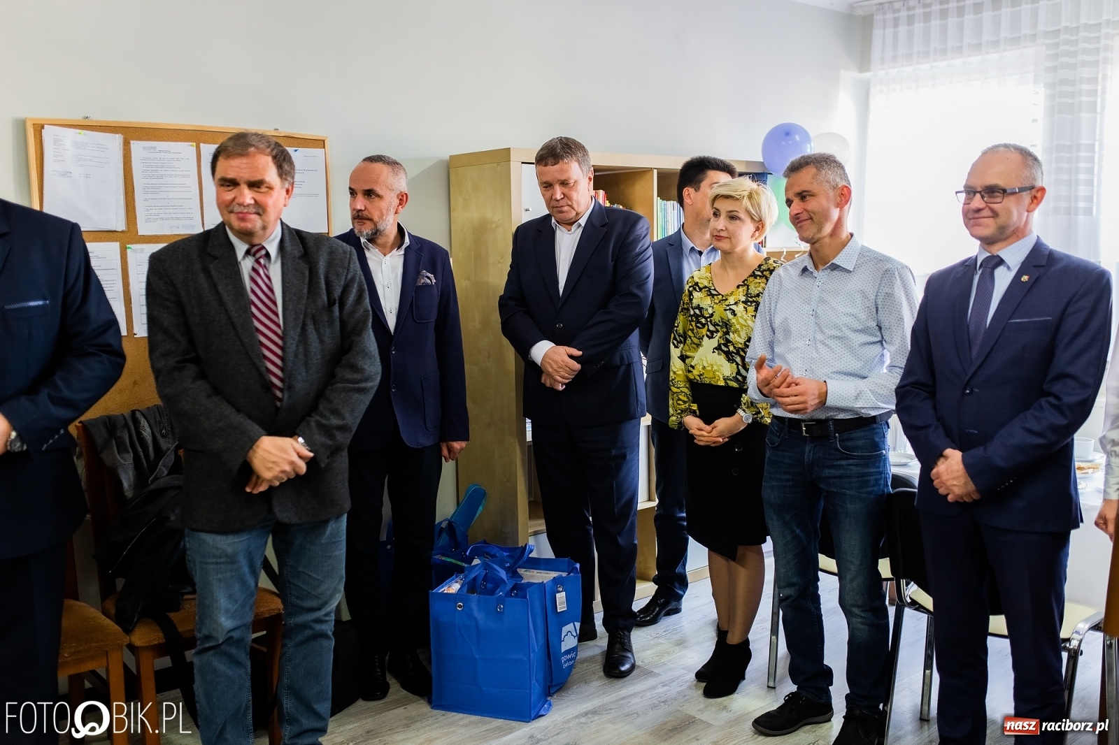 Zdjęcie w galerii na portalu naszraciborz.pl: Do Samborowic wróciły dzieci. Dziś przecięto wstęgę [FOTO] wiadomości z regionu