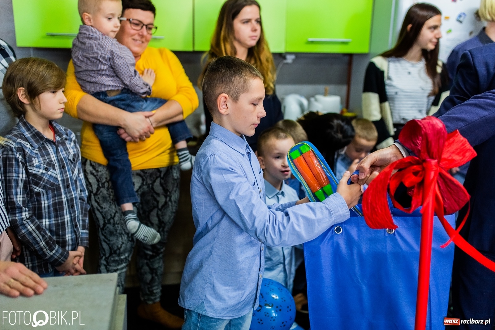 Zdjęcie w galerii na portalu naszraciborz.pl: Do Samborowic wróciły dzieci. Dziś przecięto wstęgę [FOTO] wiadomości z regionu