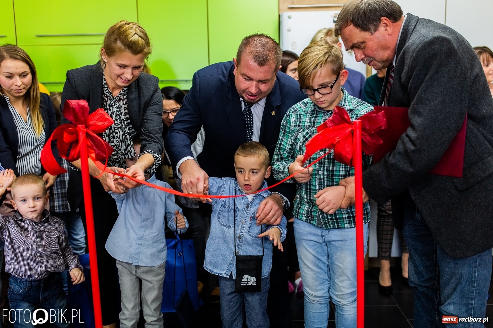 Zdjęcie w galerii na portalu naszraciborz.pl: Do Samborowic wróciły dzieci. Dziś przecięto wstęgę [FOTO] wiadomości z regionu