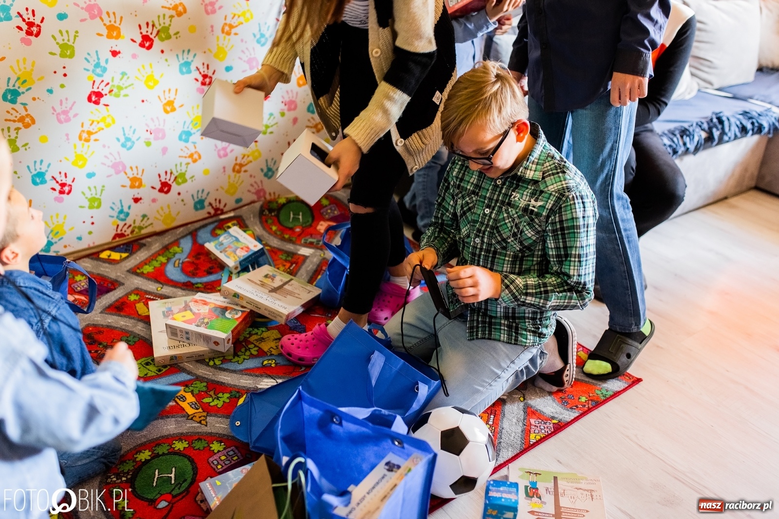 Zdjęcie w galerii na portalu naszraciborz.pl: Do Samborowic wróciły dzieci. Dziś przecięto wstęgę [FOTO] wiadomości z regionu