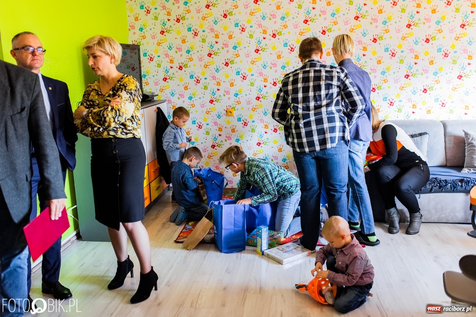 Zdjęcie w galerii na portalu naszraciborz.pl: Do Samborowic wróciły dzieci. Dziś przecięto wstęgę [FOTO] wiadomości z regionu