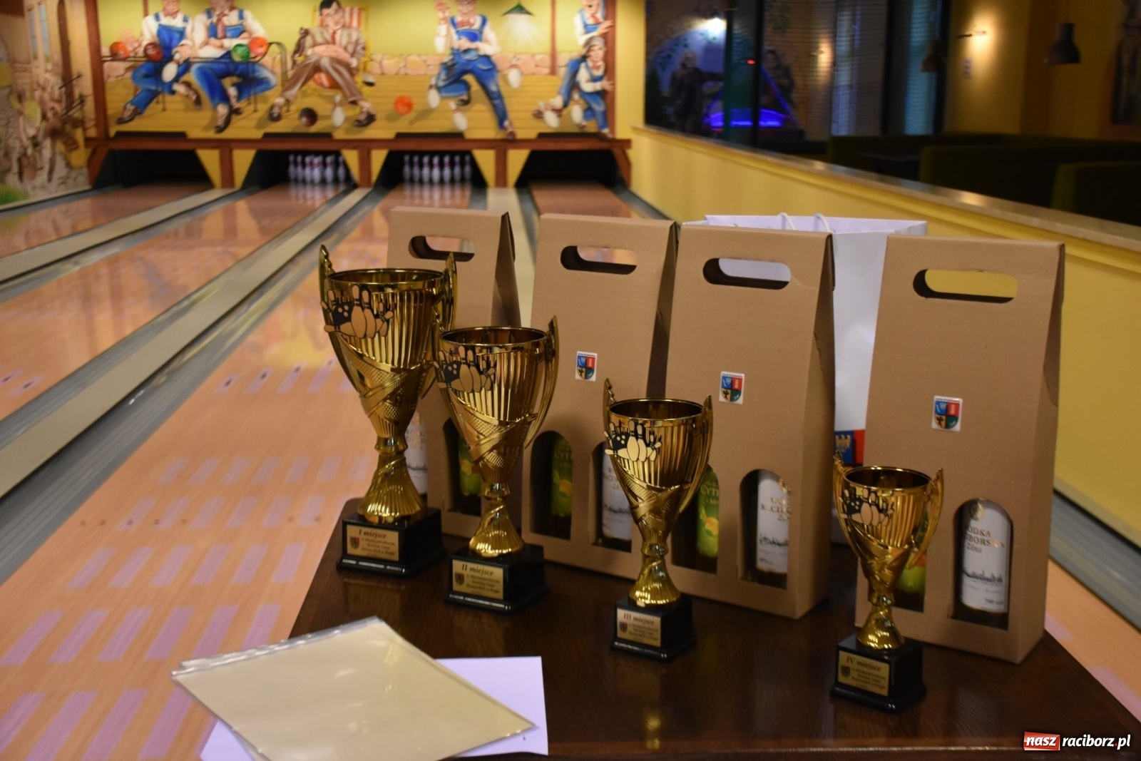 Zdjęcie w galerii na portalu naszraciborz.pl: Polsko-czeska rywalizacja na kręgielni wiadomości z regionu