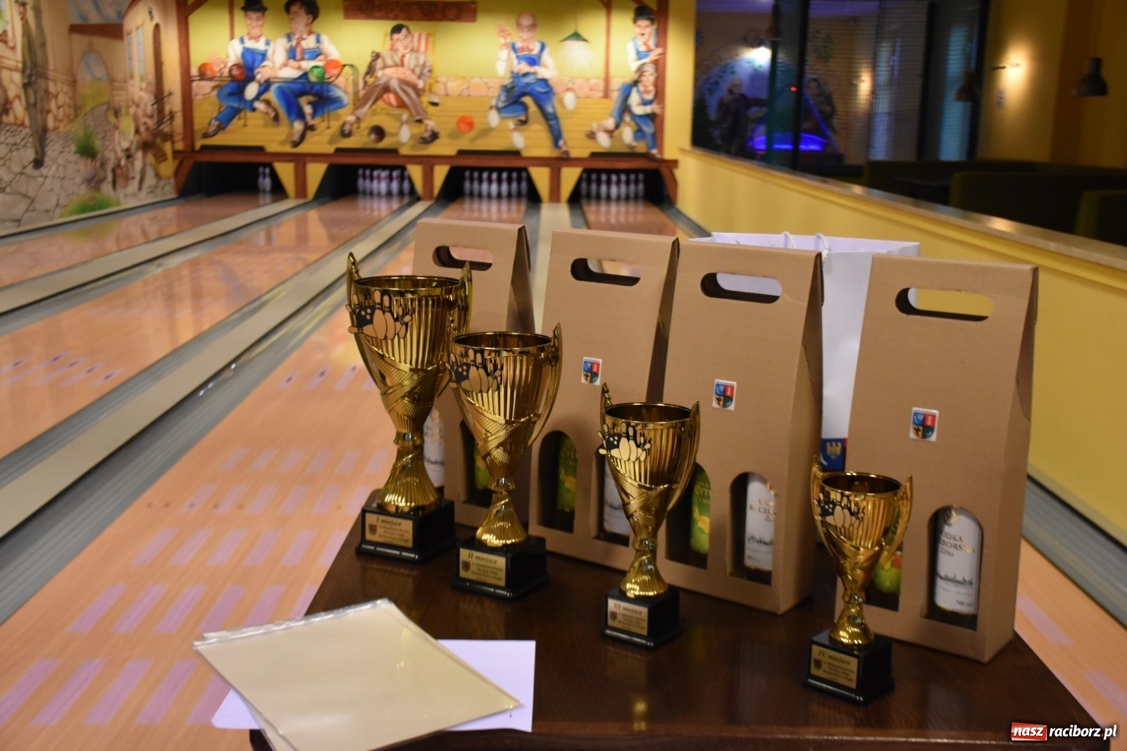 Zdjęcie w galerii na portalu naszraciborz.pl: Polsko-czeska rywalizacja na kręgielni wiadomości z regionu