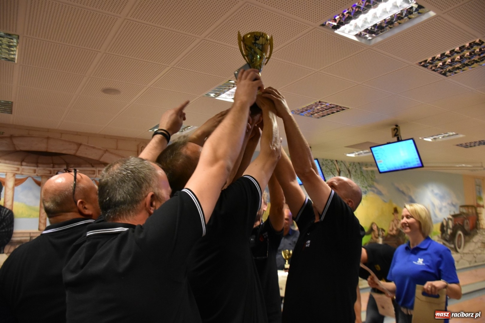 Zdjęcie w galerii na portalu naszraciborz.pl: Polsko-czeska rywalizacja na kręgielni wiadomości z regionu