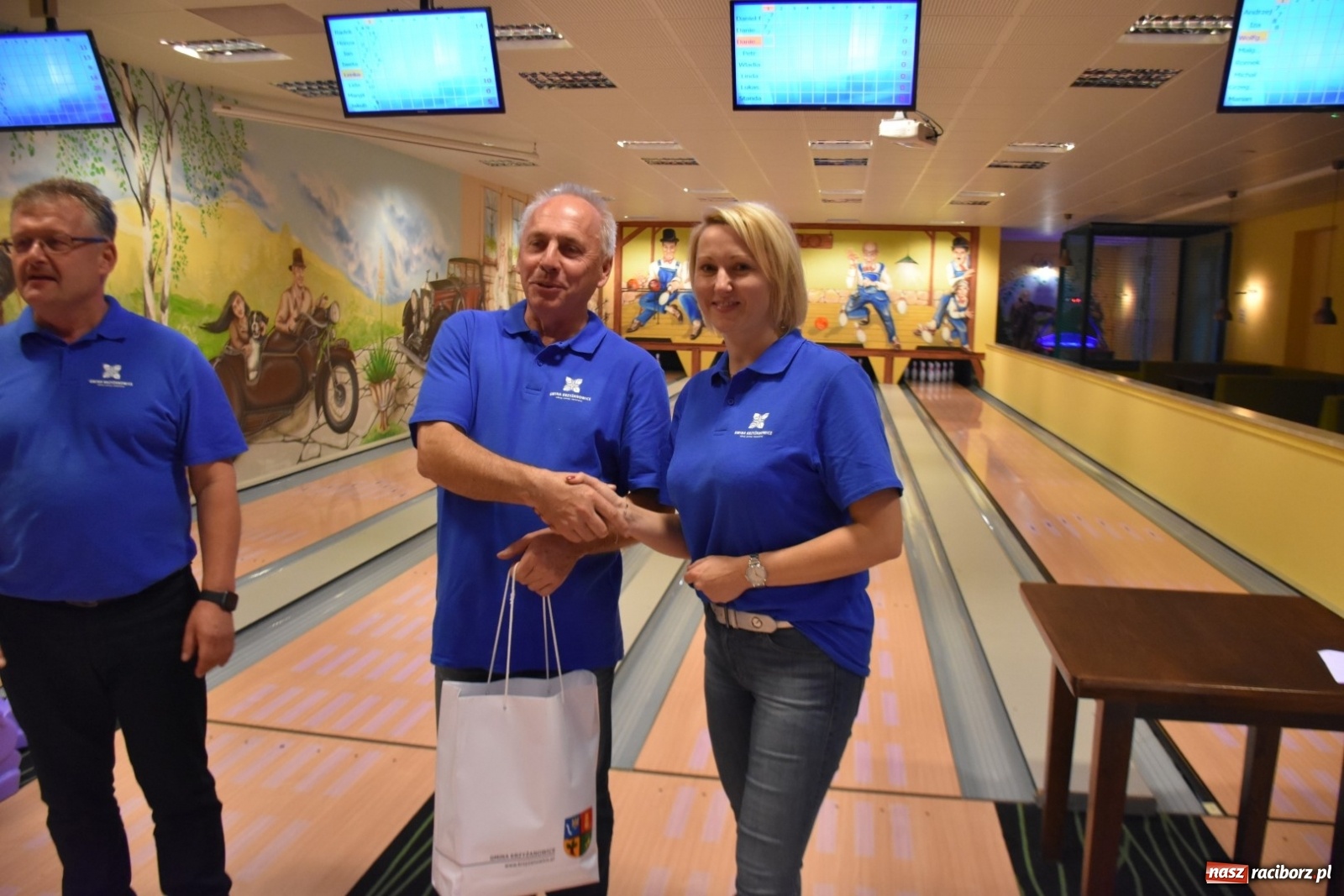 Zdjęcie w galerii na portalu naszraciborz.pl: Polsko-czeska rywalizacja na kręgielni wiadomości z regionu