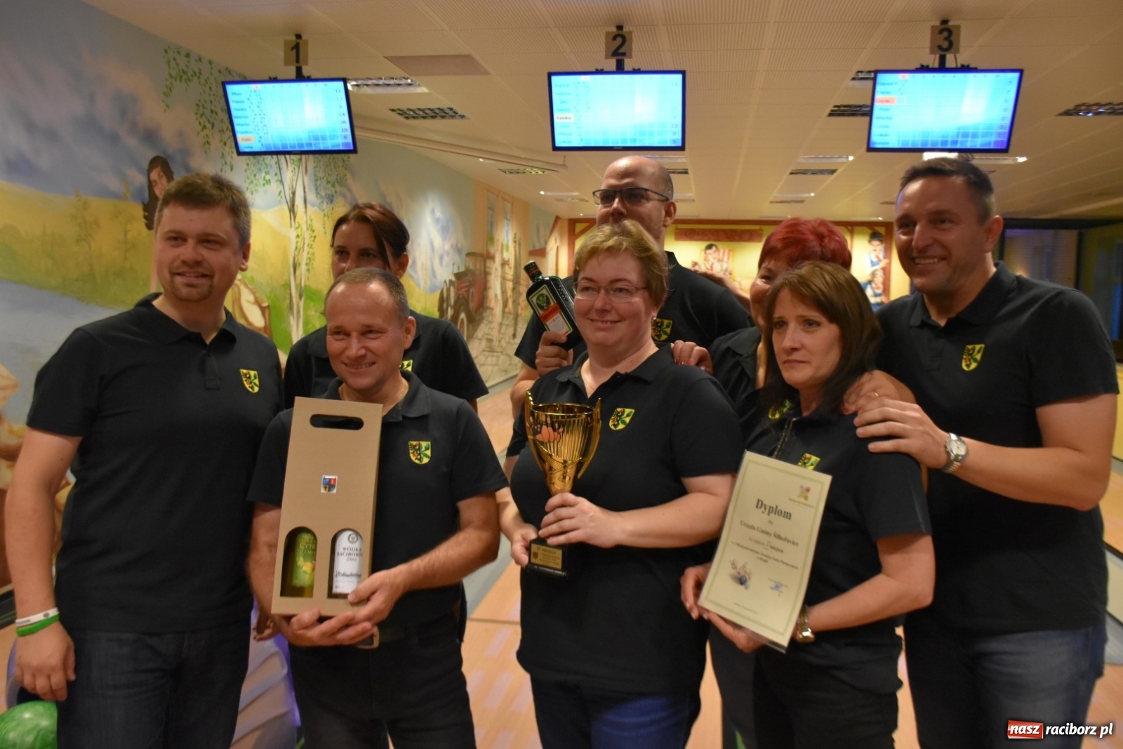 Zdjęcie w galerii na portalu naszraciborz.pl: Polsko-czeska rywalizacja na kręgielni wiadomości z regionu