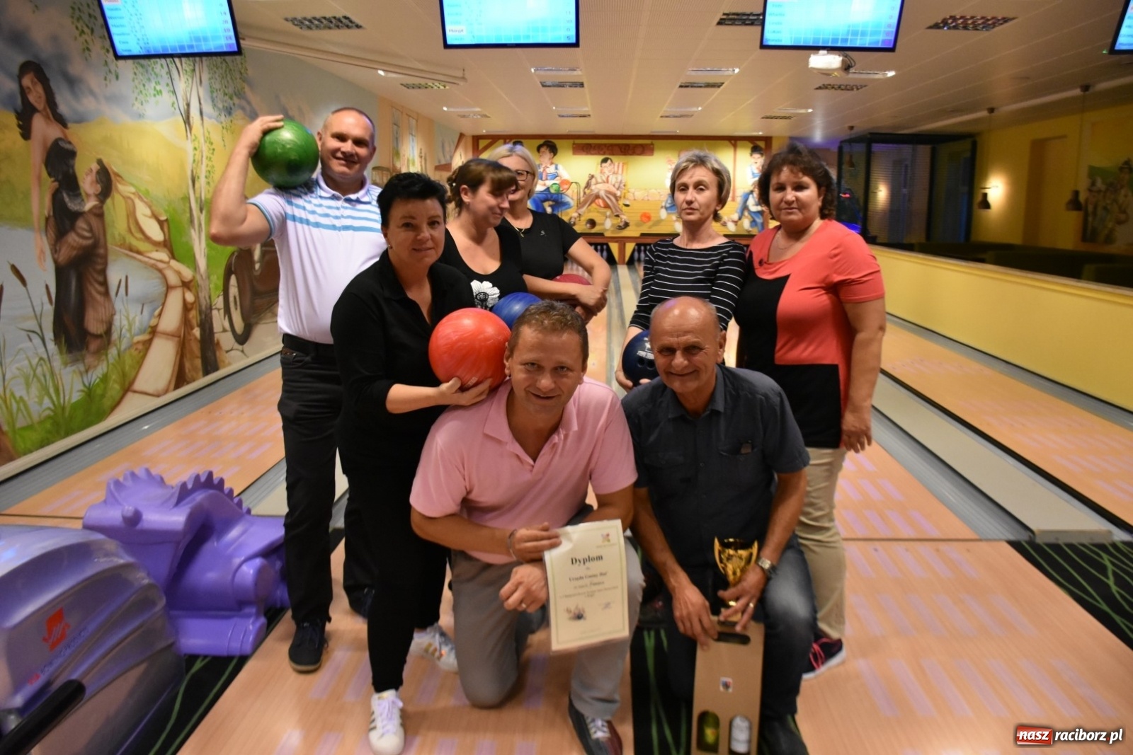 Zdjęcie w galerii na portalu naszraciborz.pl: Polsko-czeska rywalizacja na kręgielni wiadomości z regionu