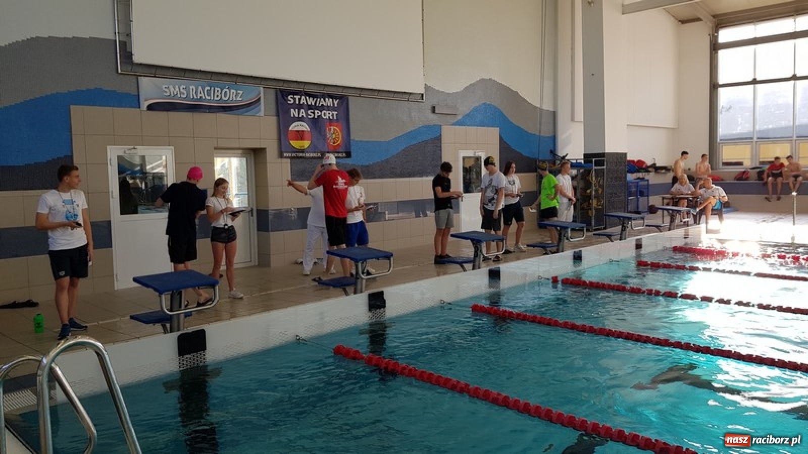 Zdjęcie w galerii na portalu naszraciborz.pl: ZSOMS wygrywa w pływackiej Licealiadzie  wiadomości z regionu