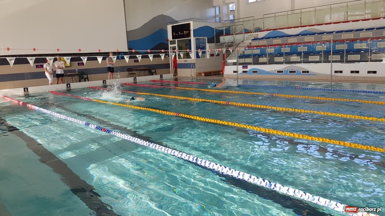 Zdjęcie w galerii na portalu naszraciborz.pl: ZSOMS wygrywa w pływackiej Licealiadzie  wiadomości z regionu