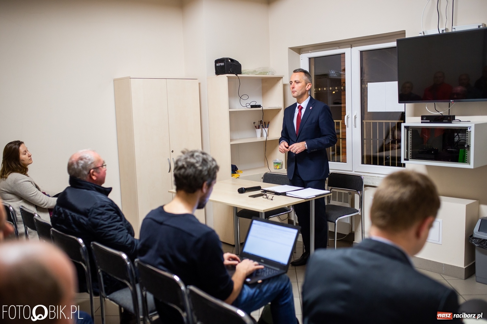 Zdjęcie w galerii na portalu naszraciborz.pl: Mieszkańcy Obory dopytywali o strategię walki ze smogiem wiadomości z regionu