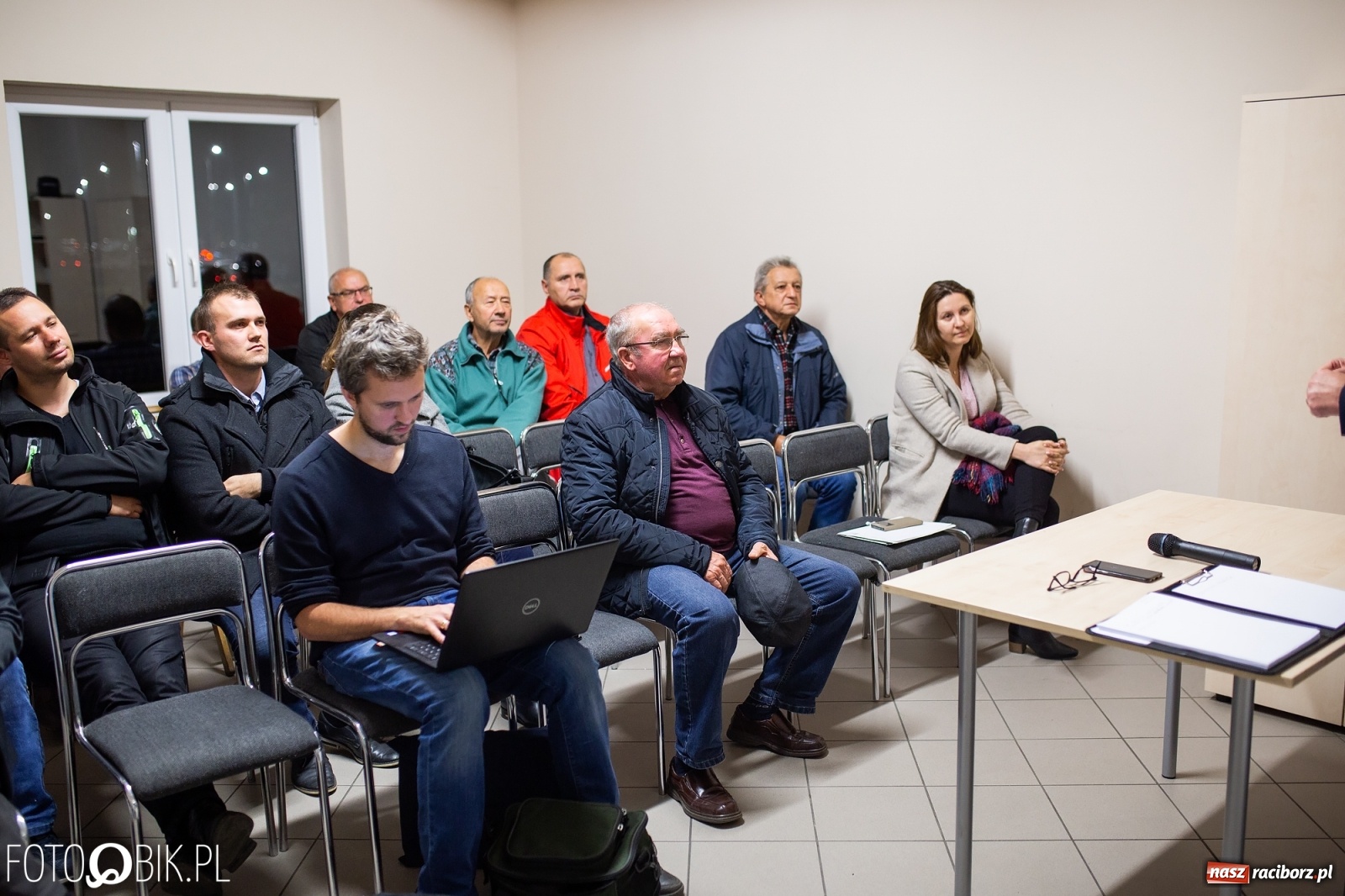 Zdjęcie w galerii na portalu naszraciborz.pl: Mieszkańcy Obory dopytywali o strategię walki ze smogiem wiadomości z regionu