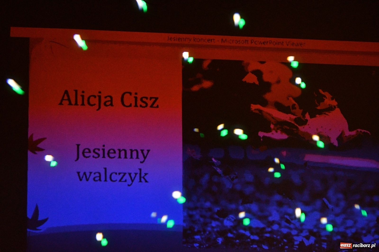 Zdjęcie w galerii na portalu naszraciborz.pl: Na jesienną nutę. Wieczór z piosenką w MDK  wiadomości z regionu