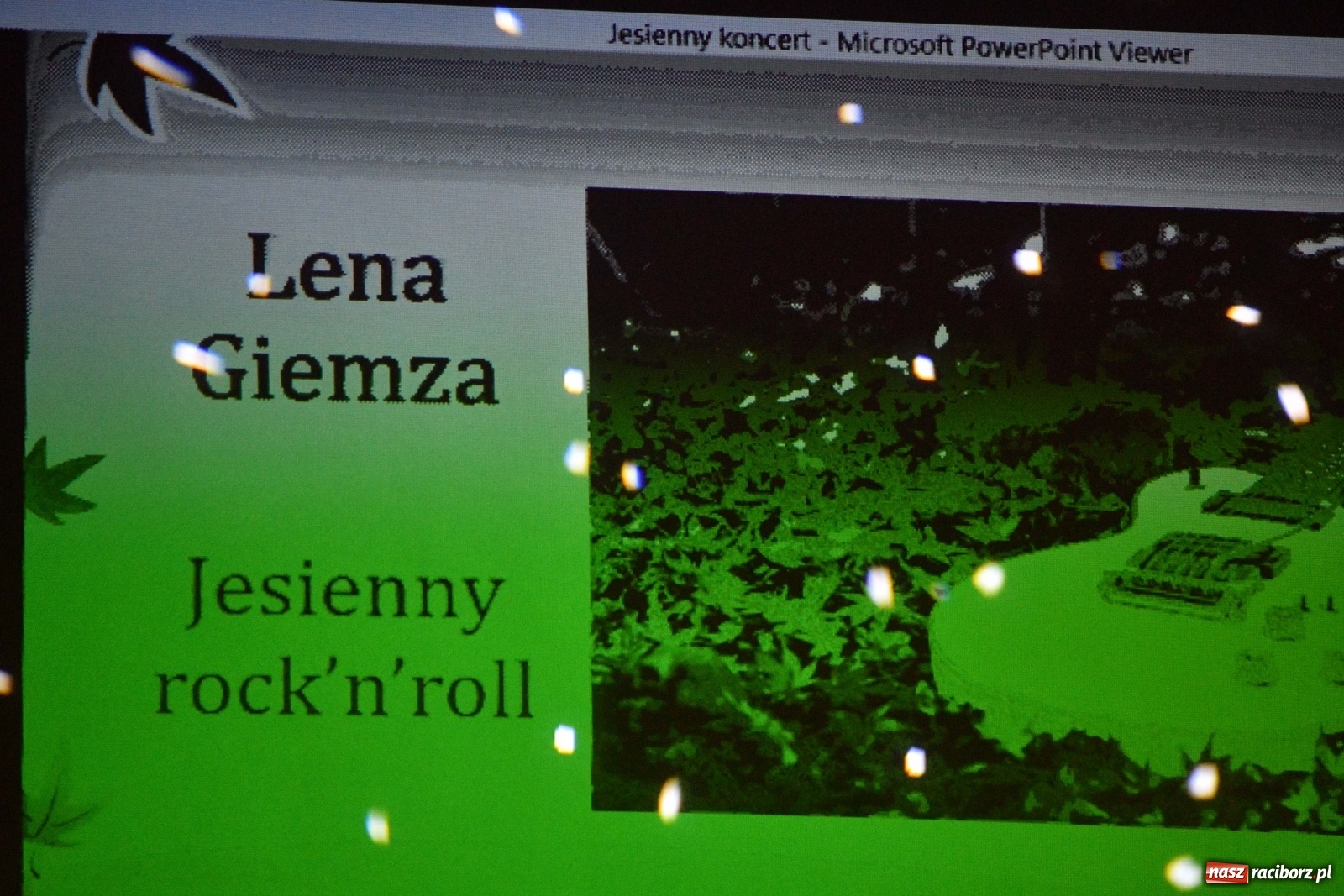 Zdjęcie w galerii na portalu naszraciborz.pl: Na jesienną nutę. Wieczór z piosenką w MDK  wiadomości z regionu