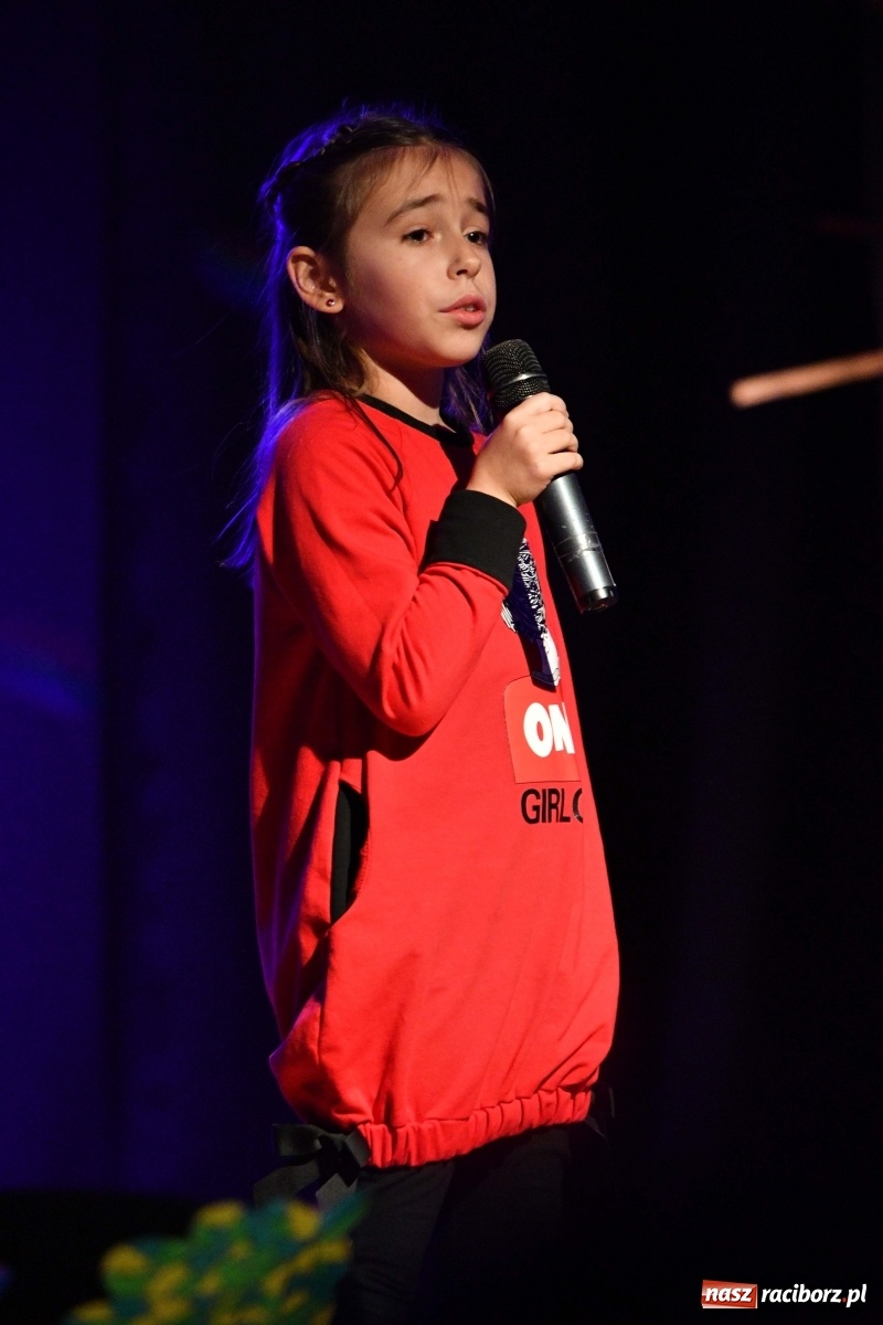 Zdjęcie w galerii na portalu naszraciborz.pl: Na jesienną nutę. Wieczór z piosenką w MDK  wiadomości z regionu