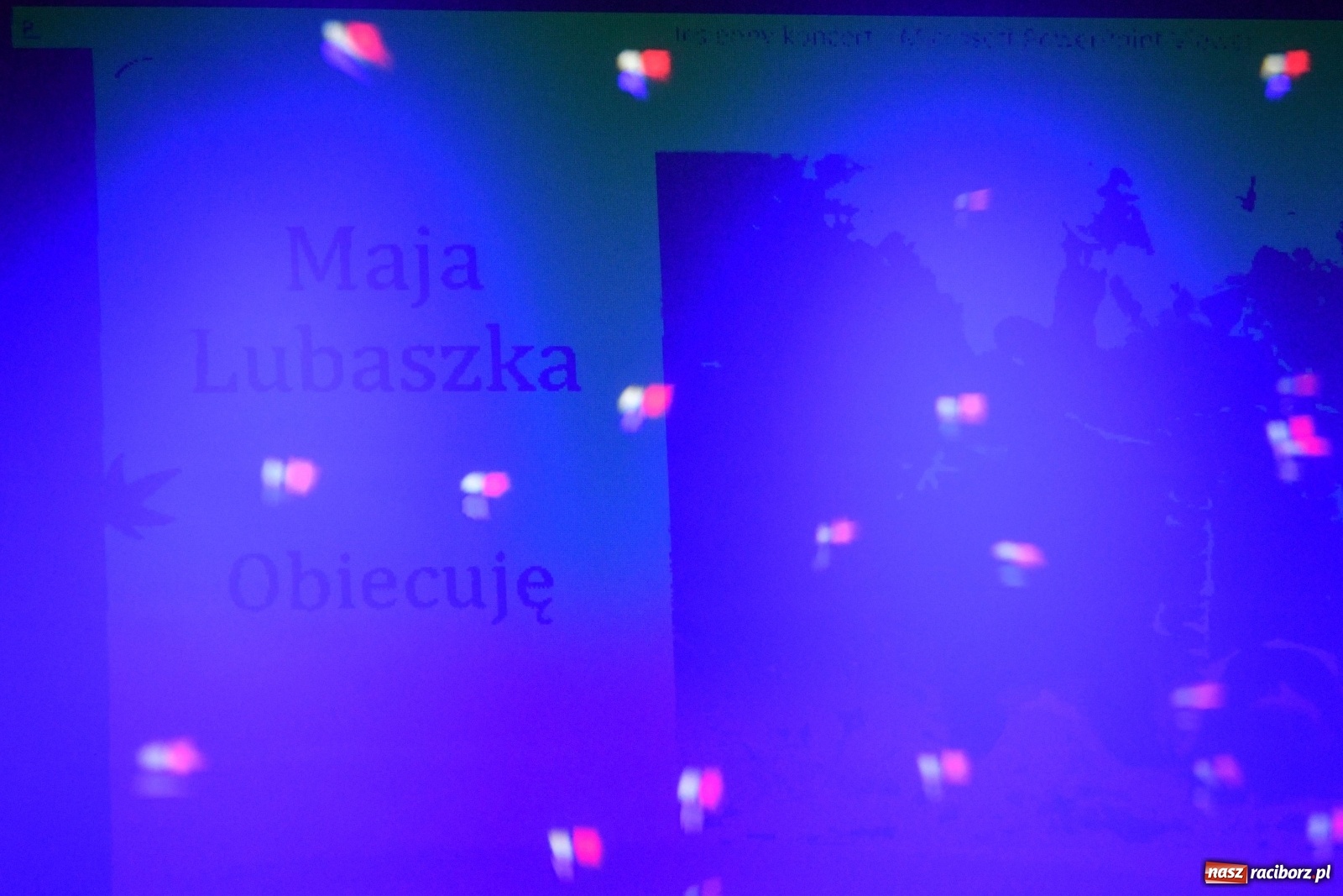 Zdjęcie w galerii na portalu naszraciborz.pl: Na jesienną nutę. Wieczór z piosenką w MDK  wiadomości z regionu