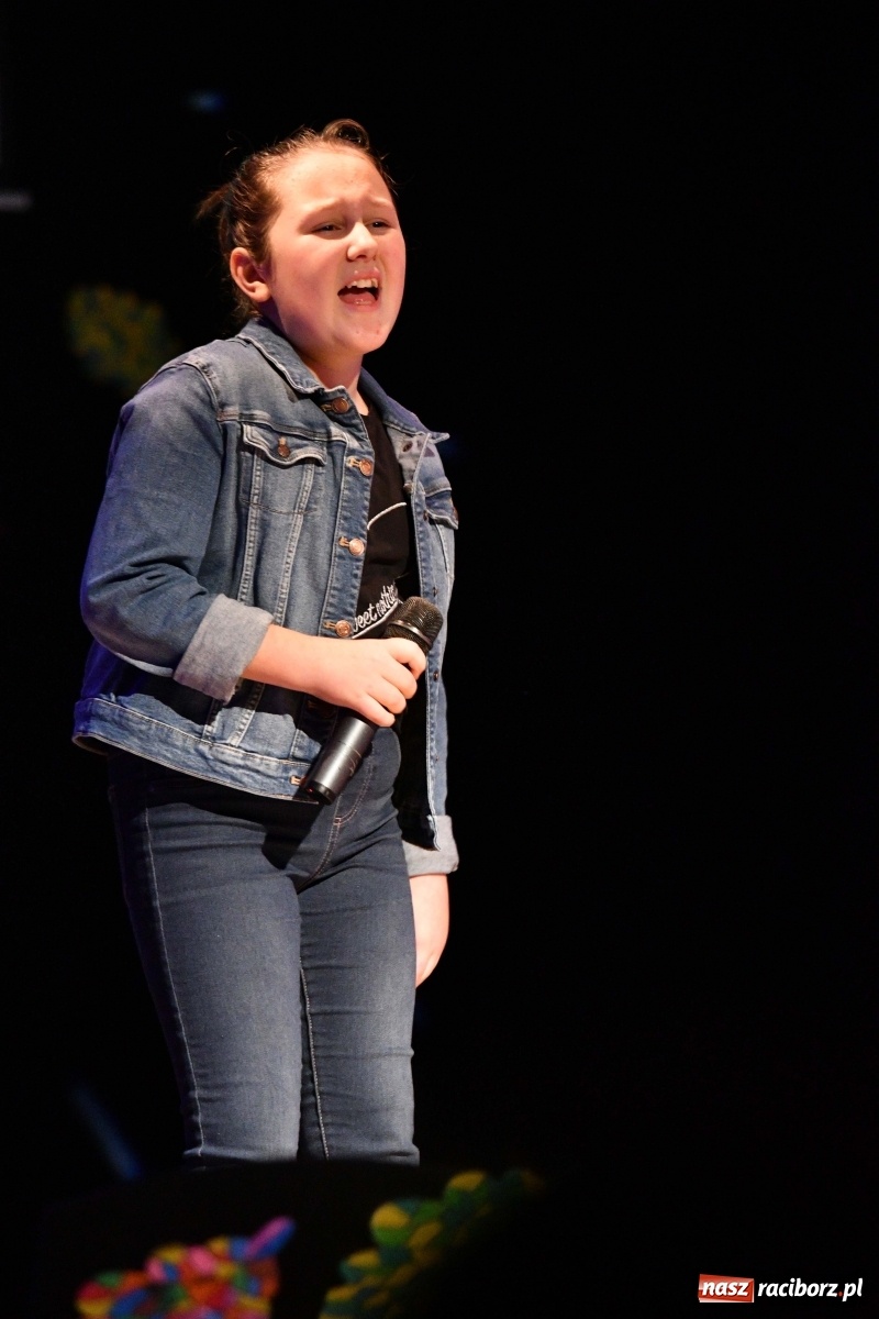 Zdjęcie w galerii na portalu naszraciborz.pl: Na jesienną nutę. Wieczór z piosenką w MDK  wiadomości z regionu