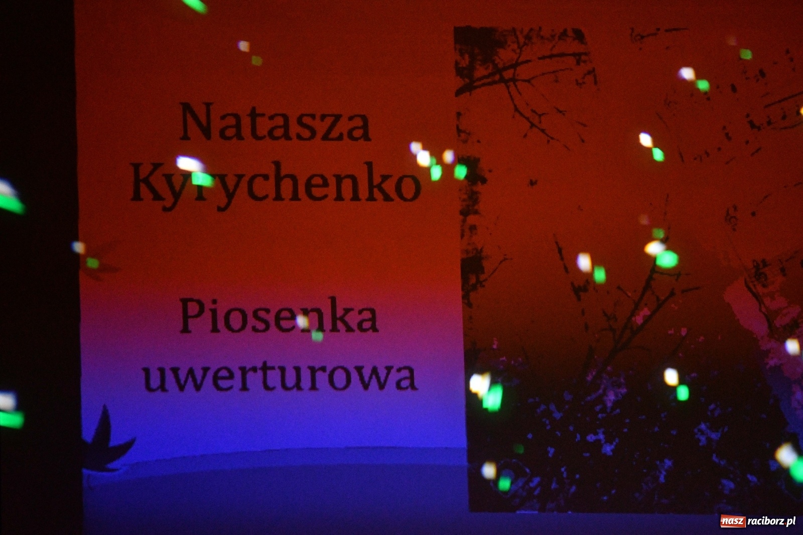 Zdjęcie w galerii na portalu naszraciborz.pl: Na jesienną nutę. Wieczór z piosenką w MDK  wiadomości z regionu