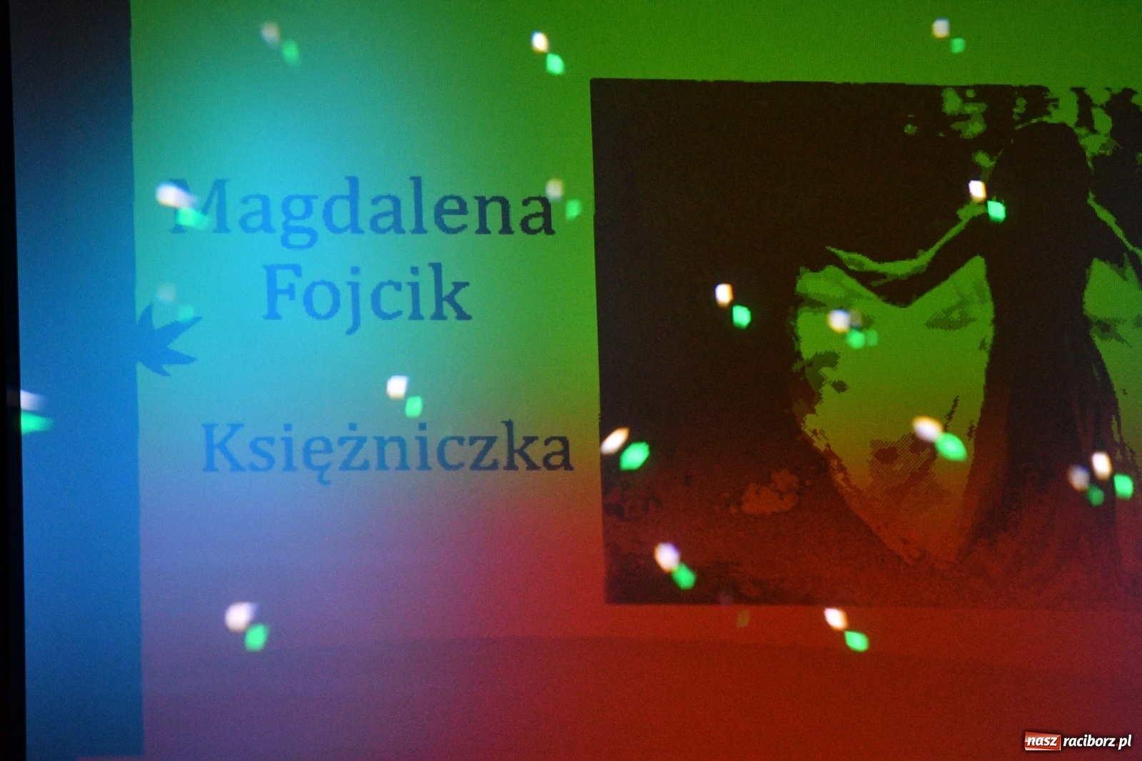 Zdjęcie w galerii na portalu naszraciborz.pl: Na jesienną nutę. Wieczór z piosenką w MDK  wiadomości z regionu