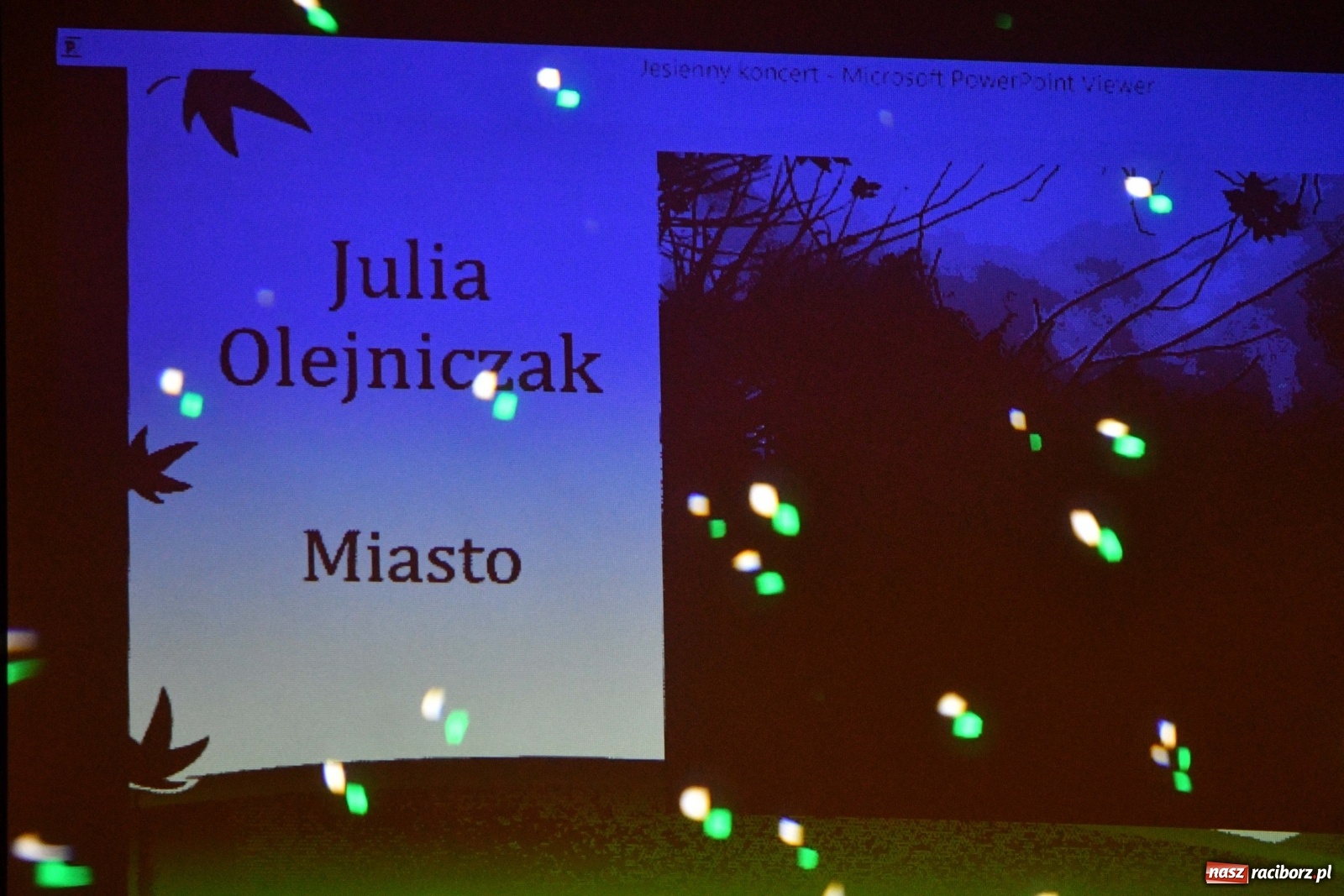 Zdjęcie w galerii na portalu naszraciborz.pl: Na jesienną nutę. Wieczór z piosenką w MDK  wiadomości z regionu