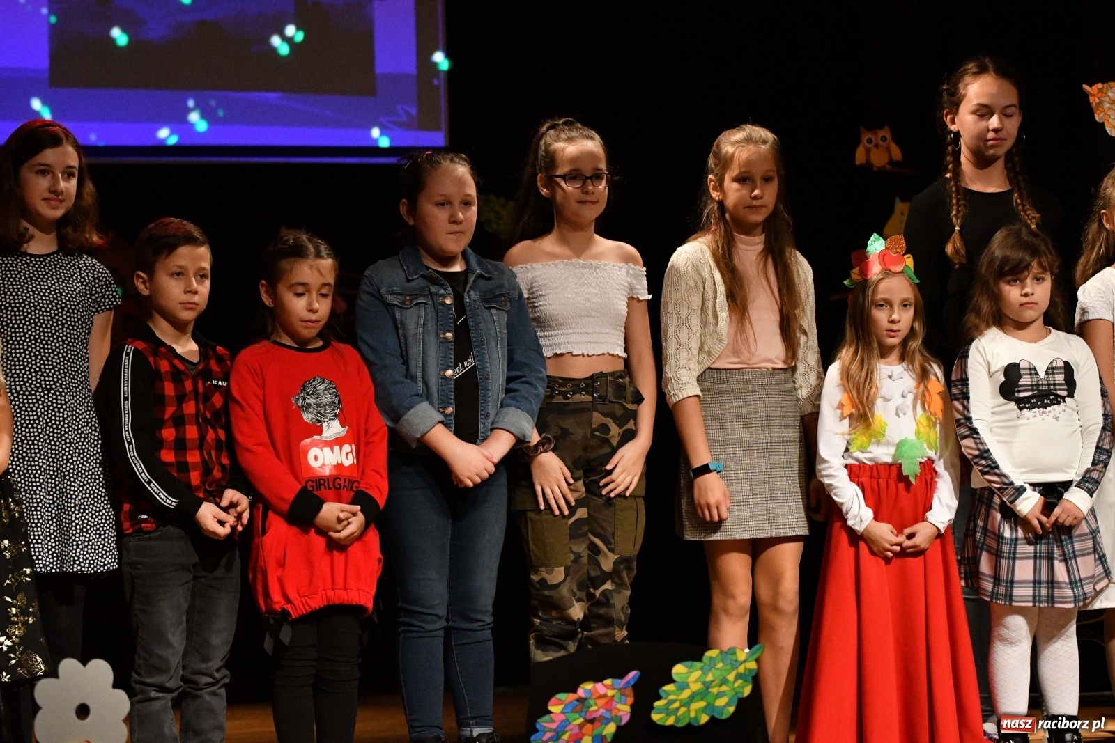 Zdjęcie w galerii na portalu naszraciborz.pl: Na jesienną nutę. Wieczór z piosenką w MDK  wiadomości z regionu