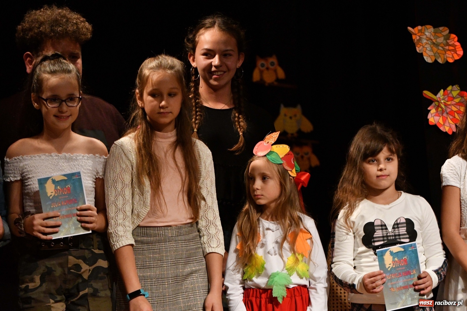 Zdjęcie w galerii na portalu naszraciborz.pl: Na jesienną nutę. Wieczór z piosenką w MDK  wiadomości z regionu