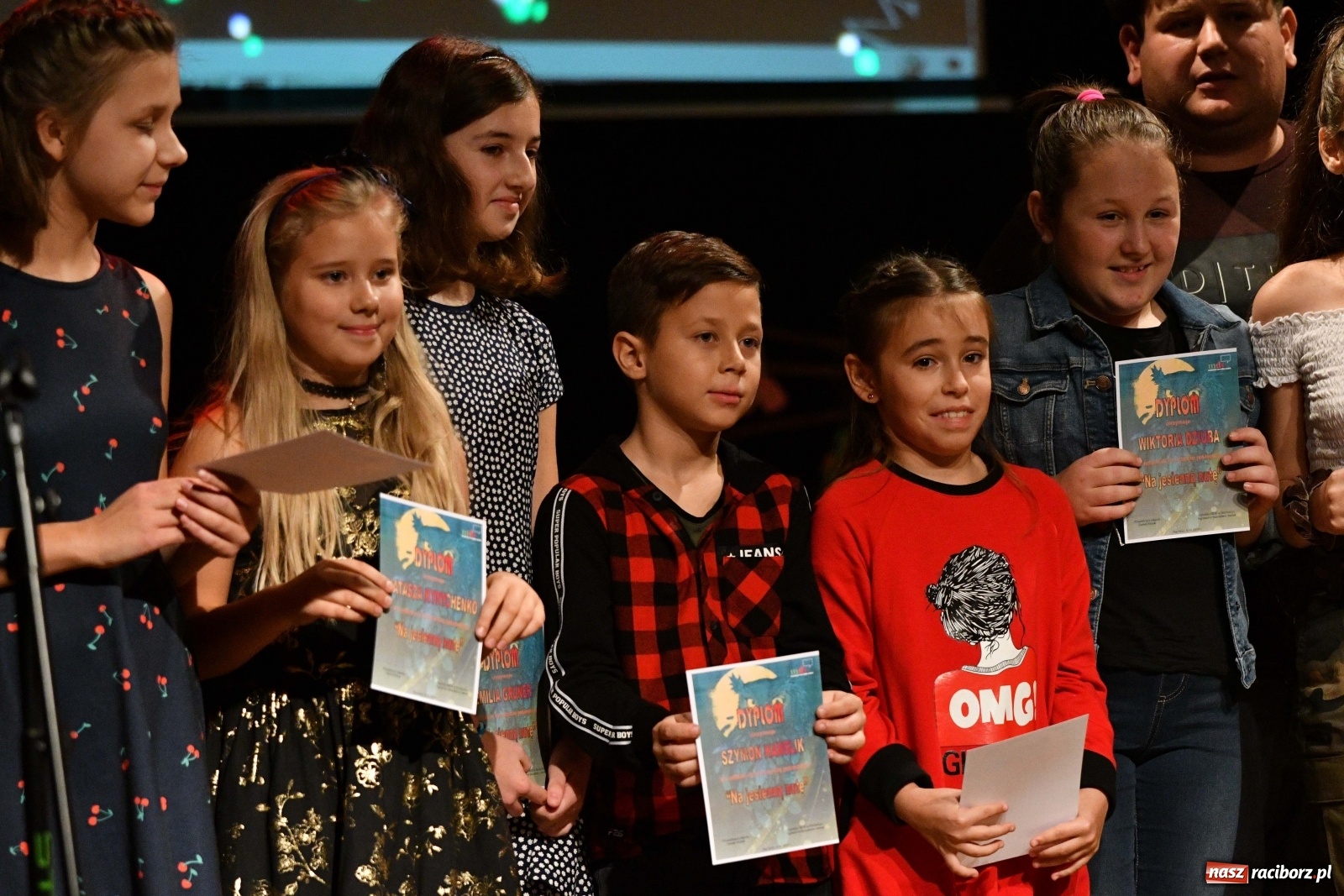 Zdjęcie w galerii na portalu naszraciborz.pl: Na jesienną nutę. Wieczór z piosenką w MDK  wiadomości z regionu