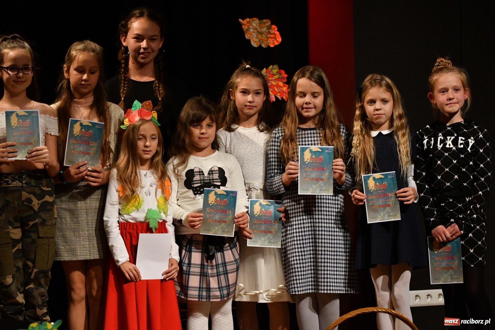 Zdjęcie w galerii na portalu naszraciborz.pl: Na jesienną nutę. Wieczór z piosenką w MDK  wiadomości z regionu