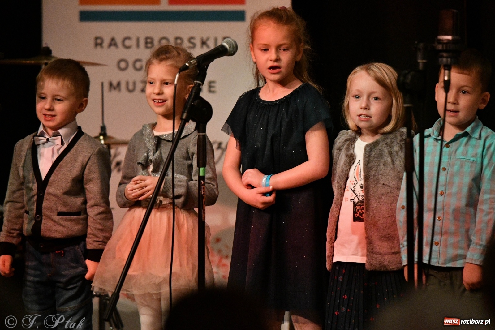 Zdjęcie w galerii na portalu naszraciborz.pl: Zamek zabrzmiał jesienną muzyką [FOTO i WIDEO] wiadomości z regionu