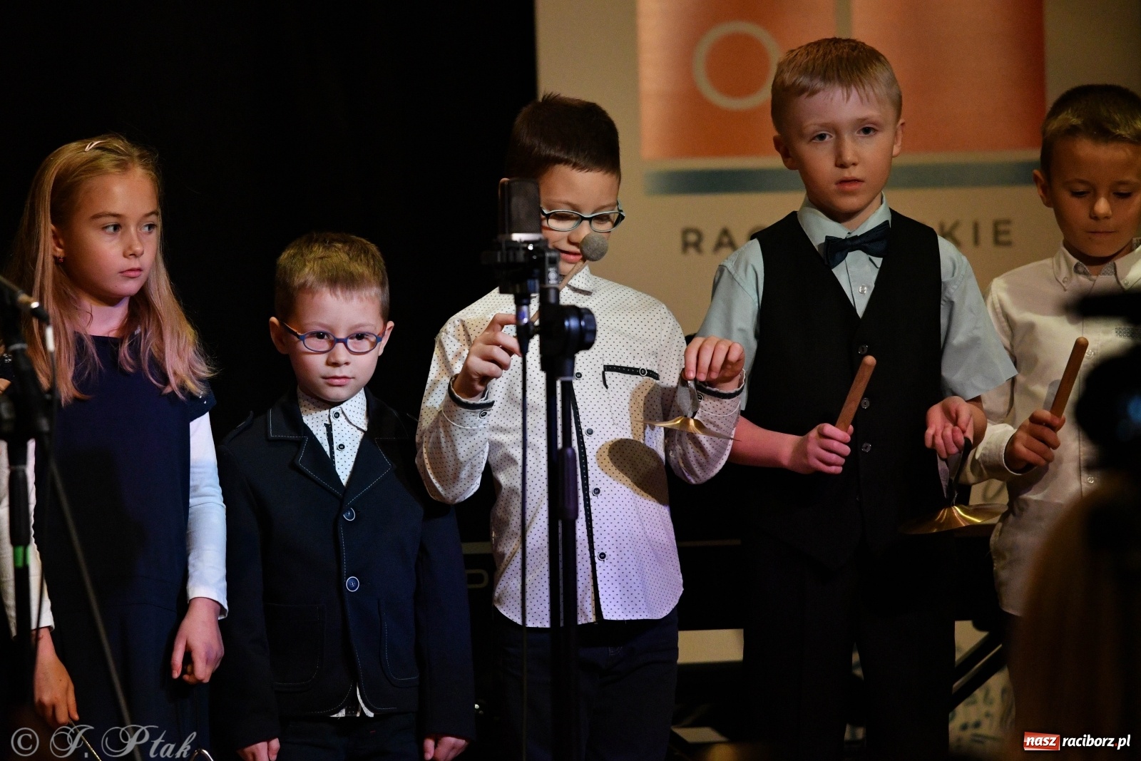Zdjęcie w galerii na portalu naszraciborz.pl: Zamek zabrzmiał jesienną muzyką [FOTO i WIDEO] wiadomości z regionu