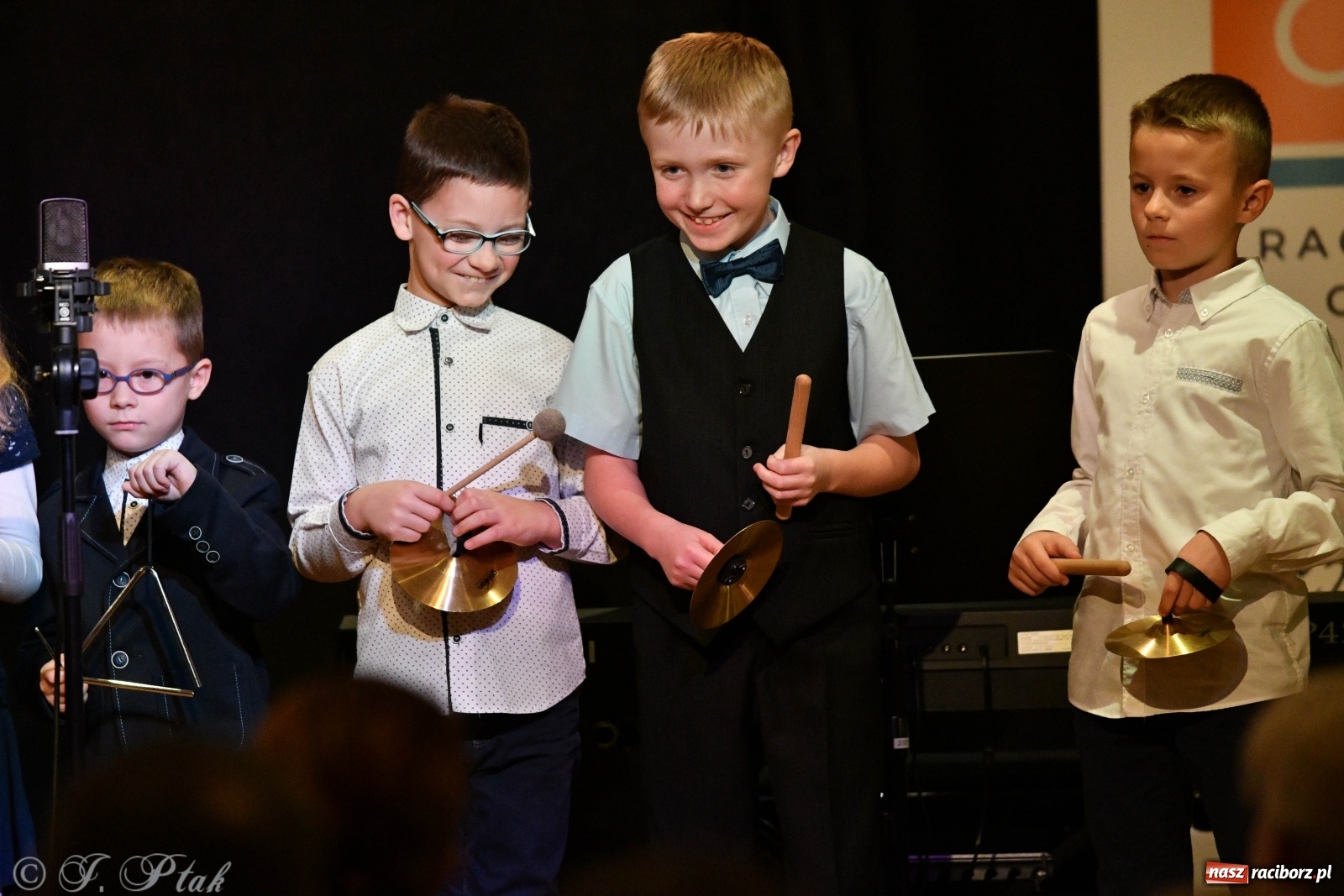 Zdjęcie w galerii na portalu naszraciborz.pl: Zamek zabrzmiał jesienną muzyką [FOTO i WIDEO] wiadomości z regionu