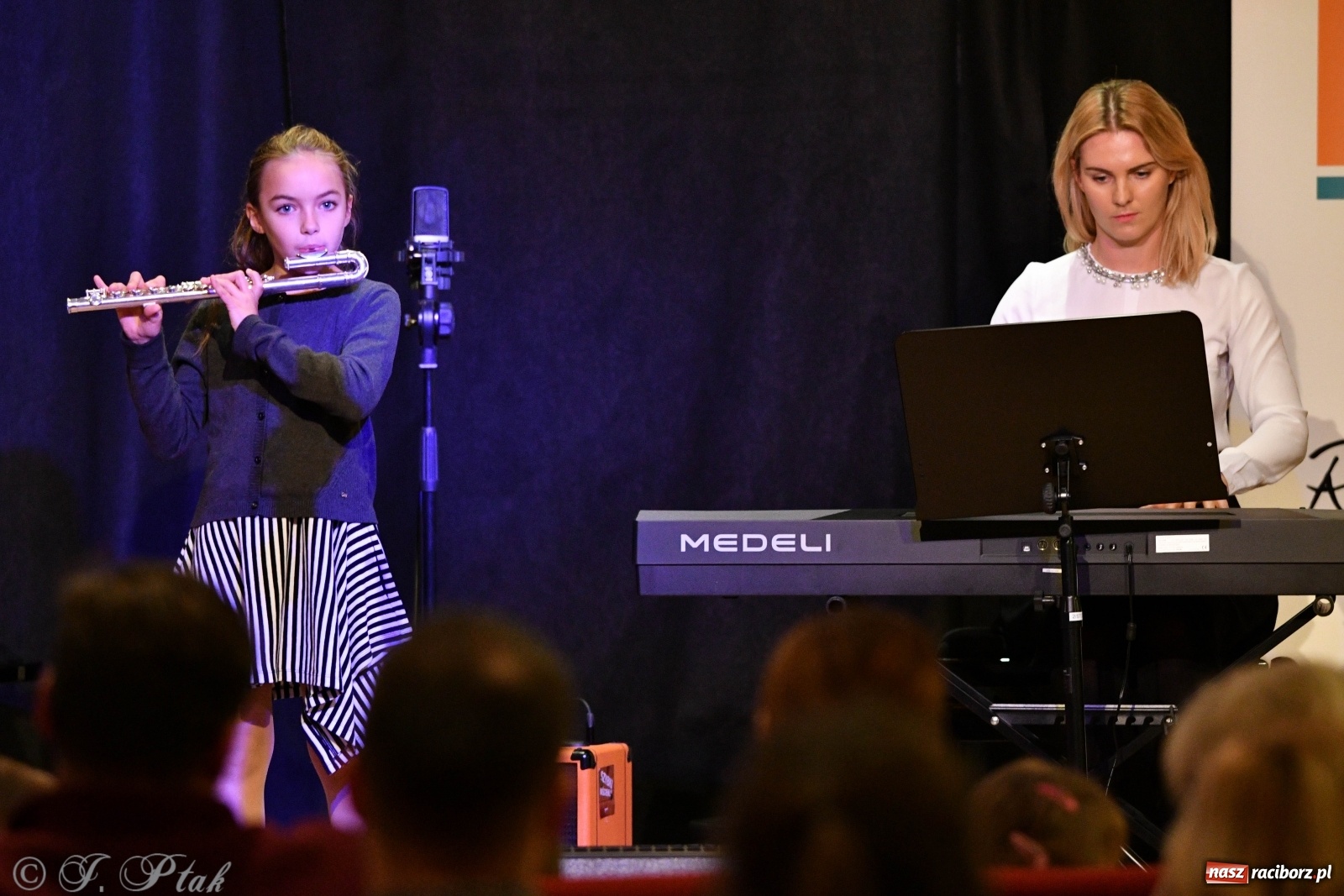 Zdjęcie w galerii na portalu naszraciborz.pl: Zamek zabrzmiał jesienną muzyką [FOTO i WIDEO] wiadomości z regionu