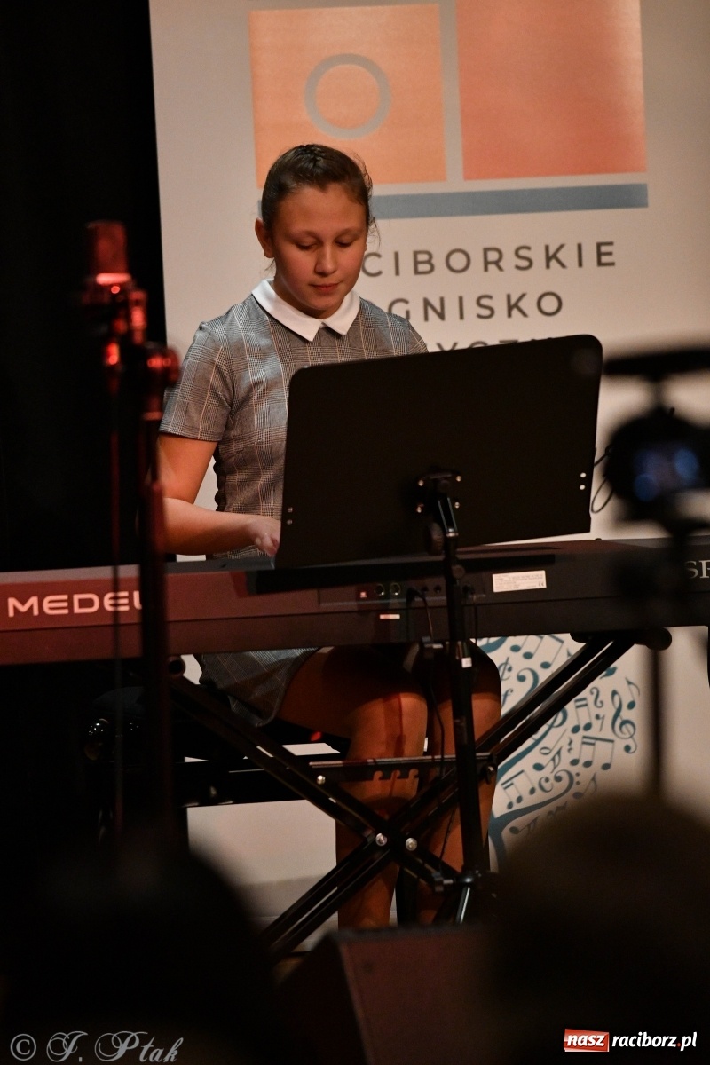 Zdjęcie w galerii na portalu naszraciborz.pl: Zamek zabrzmiał jesienną muzyką [FOTO i WIDEO] wiadomości z regionu