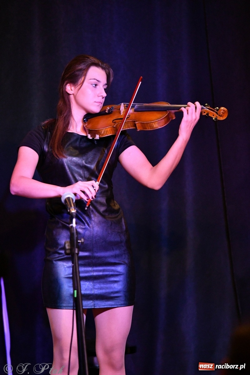 Zdjęcie w galerii na portalu naszraciborz.pl: Zamek zabrzmiał jesienną muzyką [FOTO i WIDEO] wiadomości z regionu