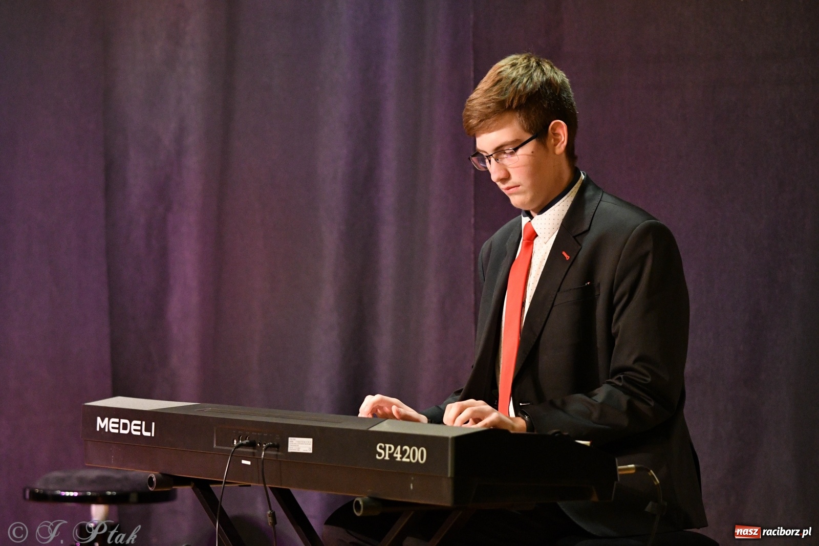 Zdjęcie w galerii na portalu naszraciborz.pl: Zamek zabrzmiał jesienną muzyką [FOTO i WIDEO] wiadomości z regionu