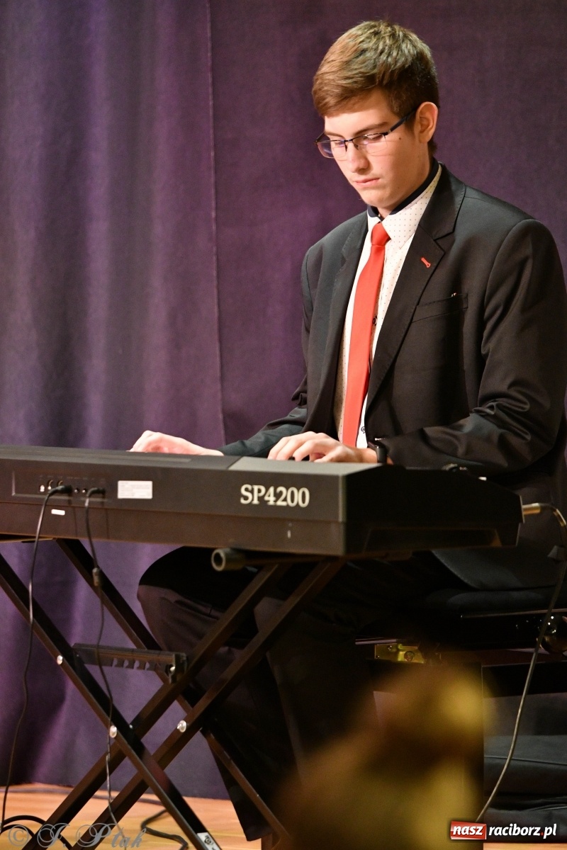 Zdjęcie w galerii na portalu naszraciborz.pl: Zamek zabrzmiał jesienną muzyką [FOTO i WIDEO] wiadomości z regionu