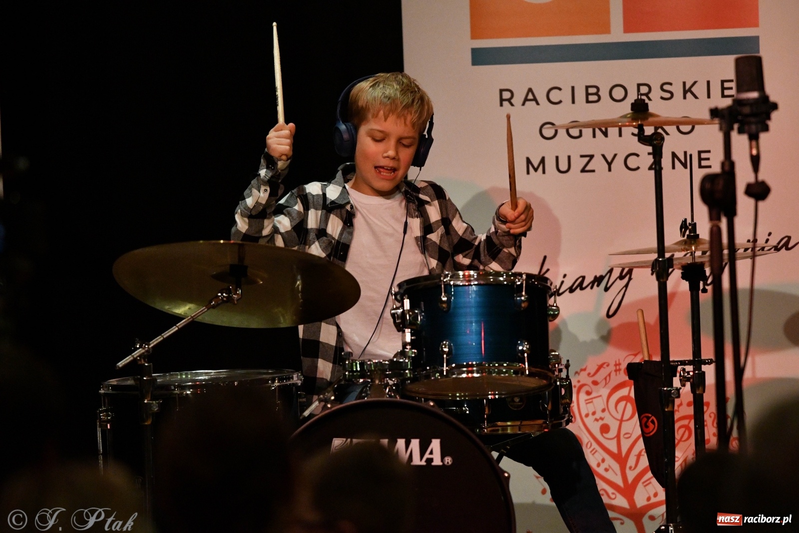 Zdjęcie w galerii na portalu naszraciborz.pl: Zamek zabrzmiał jesienną muzyką [FOTO i WIDEO] wiadomości z regionu