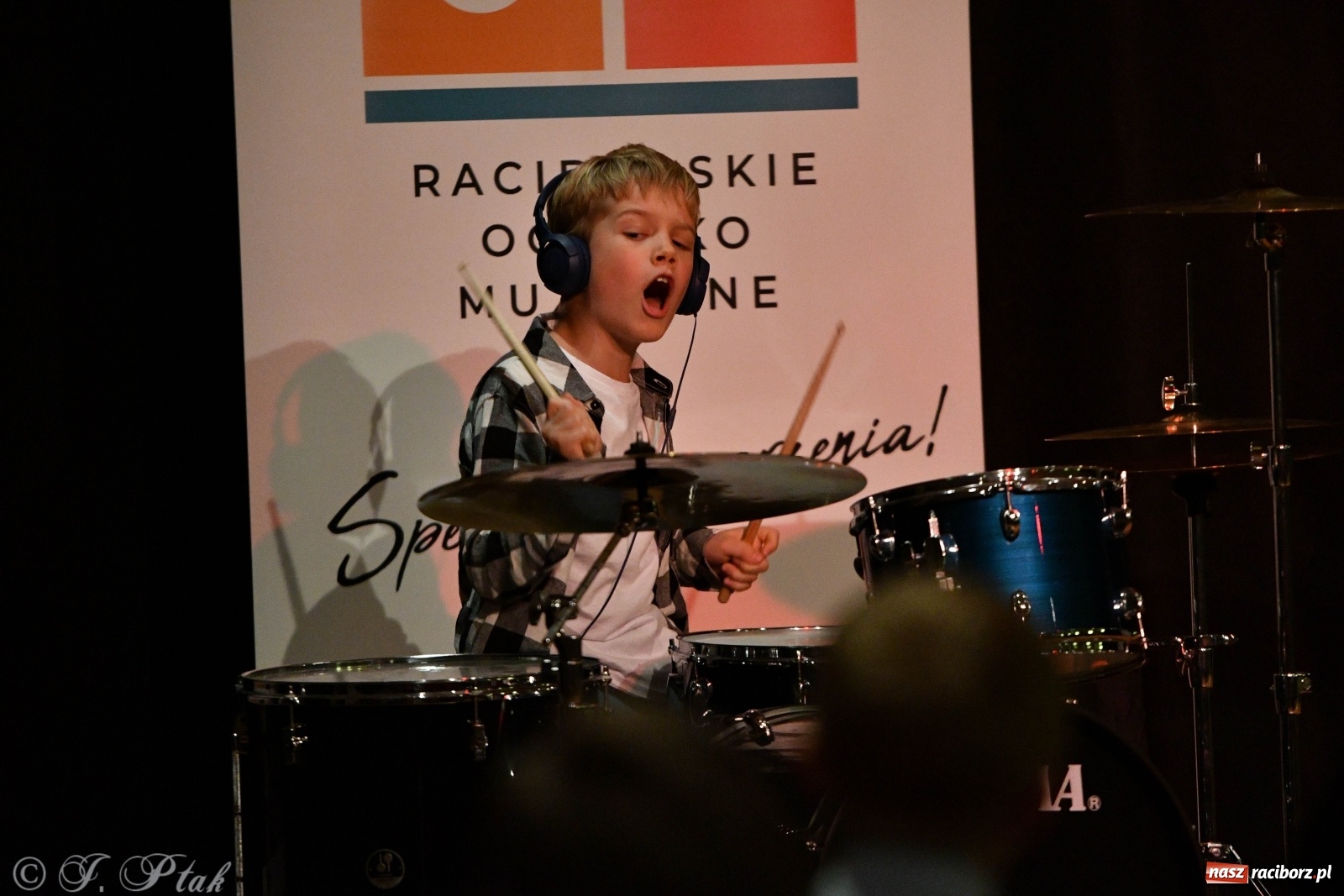 Zdjęcie w galerii na portalu naszraciborz.pl: Zamek zabrzmiał jesienną muzyką [FOTO i WIDEO] wiadomości z regionu