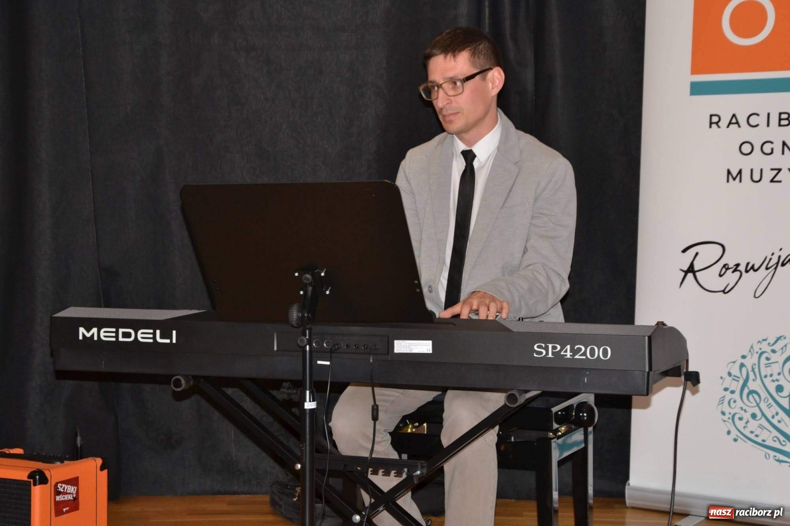 Zdjęcie w galerii na portalu naszraciborz.pl: Zamek zabrzmiał jesienną muzyką [FOTO i WIDEO] wiadomości z regionu