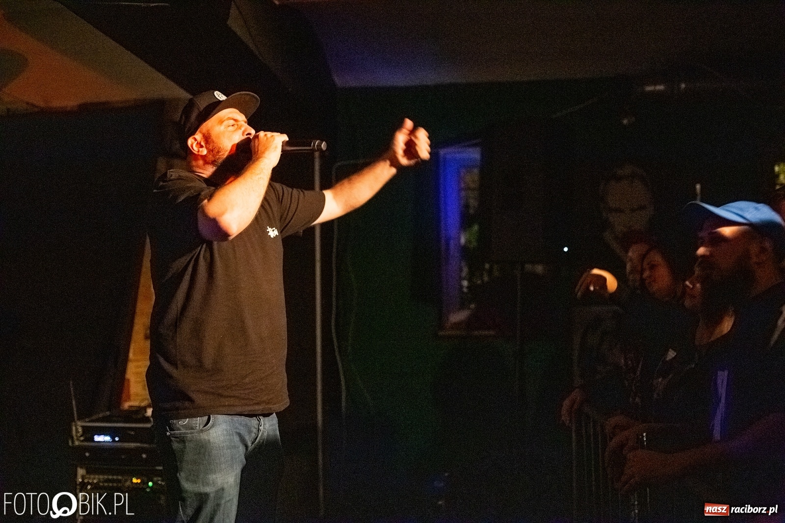 Zdjęcie w galerii na portalu naszraciborz.pl: O.S.T.R. na Przystanku Kulturalnym Koniec Świata wiadomości z regionu