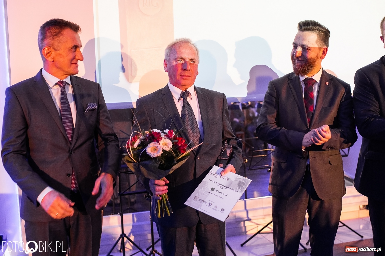 Zdjęcie w galerii na portalu naszraciborz.pl: Wręczono Filary Ziemi Raciborskiej [FOTO] wiadomości z regionu