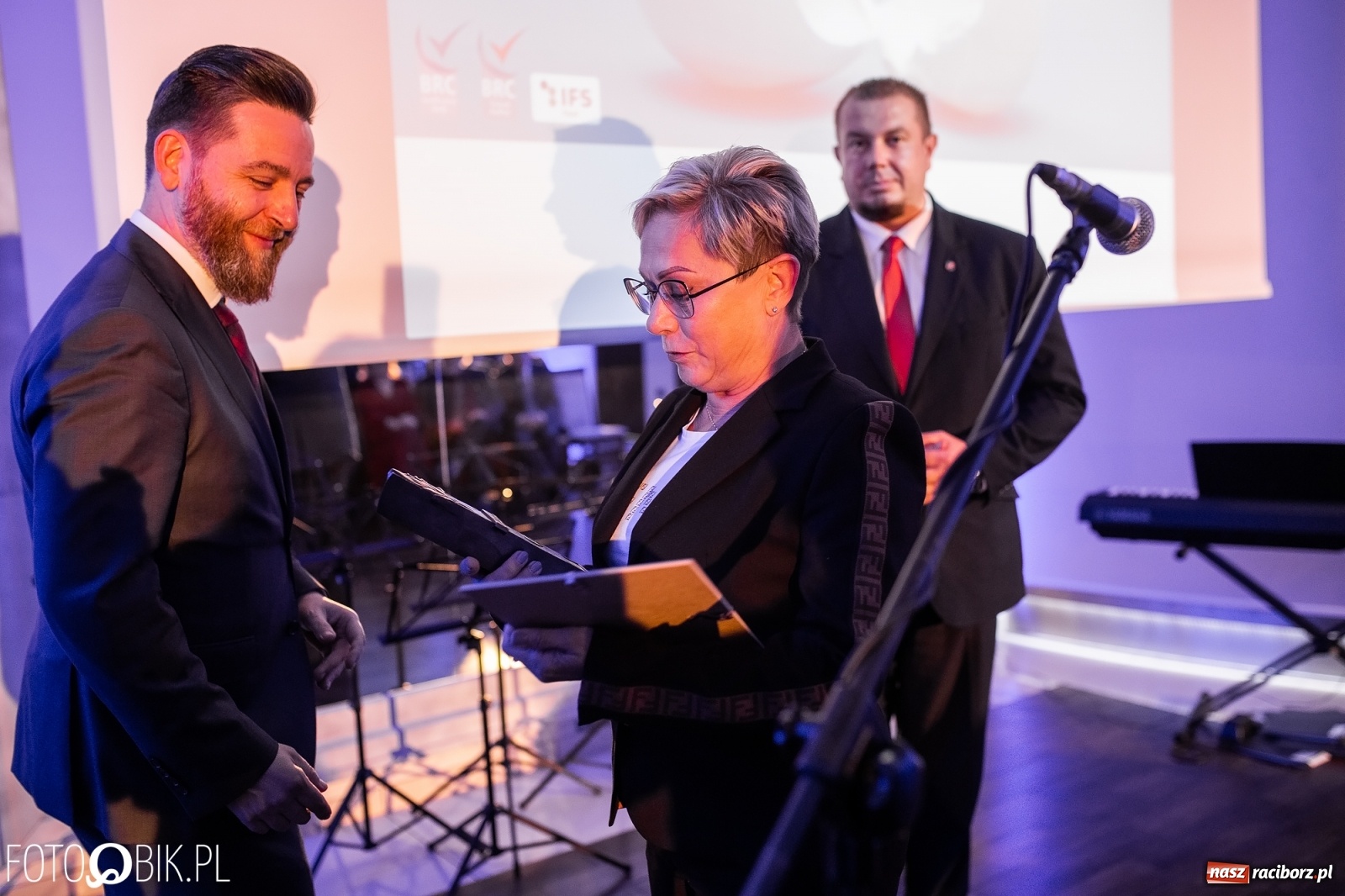 Zdjęcie w galerii na portalu naszraciborz.pl: Wręczono Filary Ziemi Raciborskiej [FOTO] wiadomości z regionu