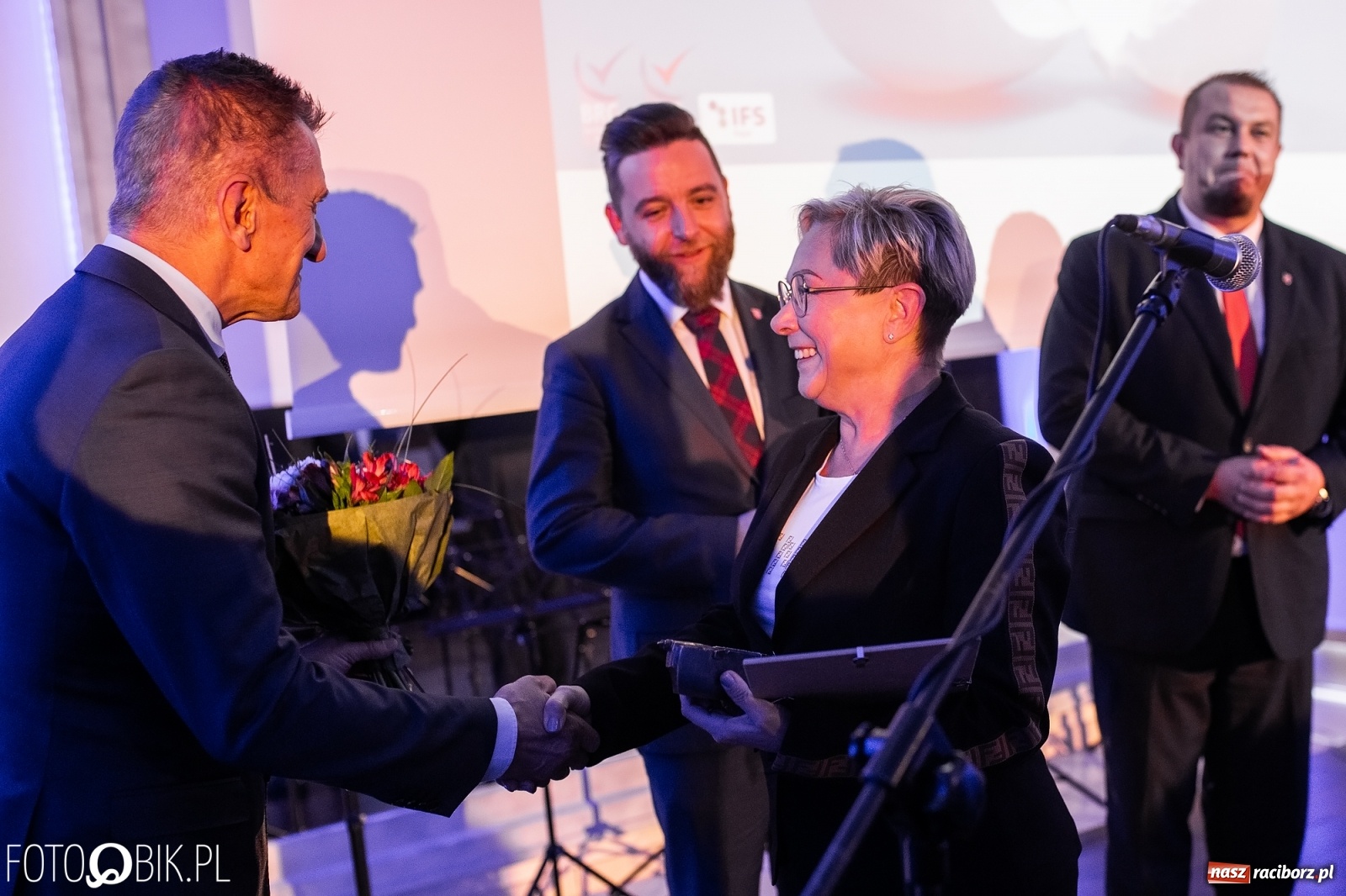 Zdjęcie w galerii na portalu naszraciborz.pl: Wręczono Filary Ziemi Raciborskiej [FOTO] wiadomości z regionu