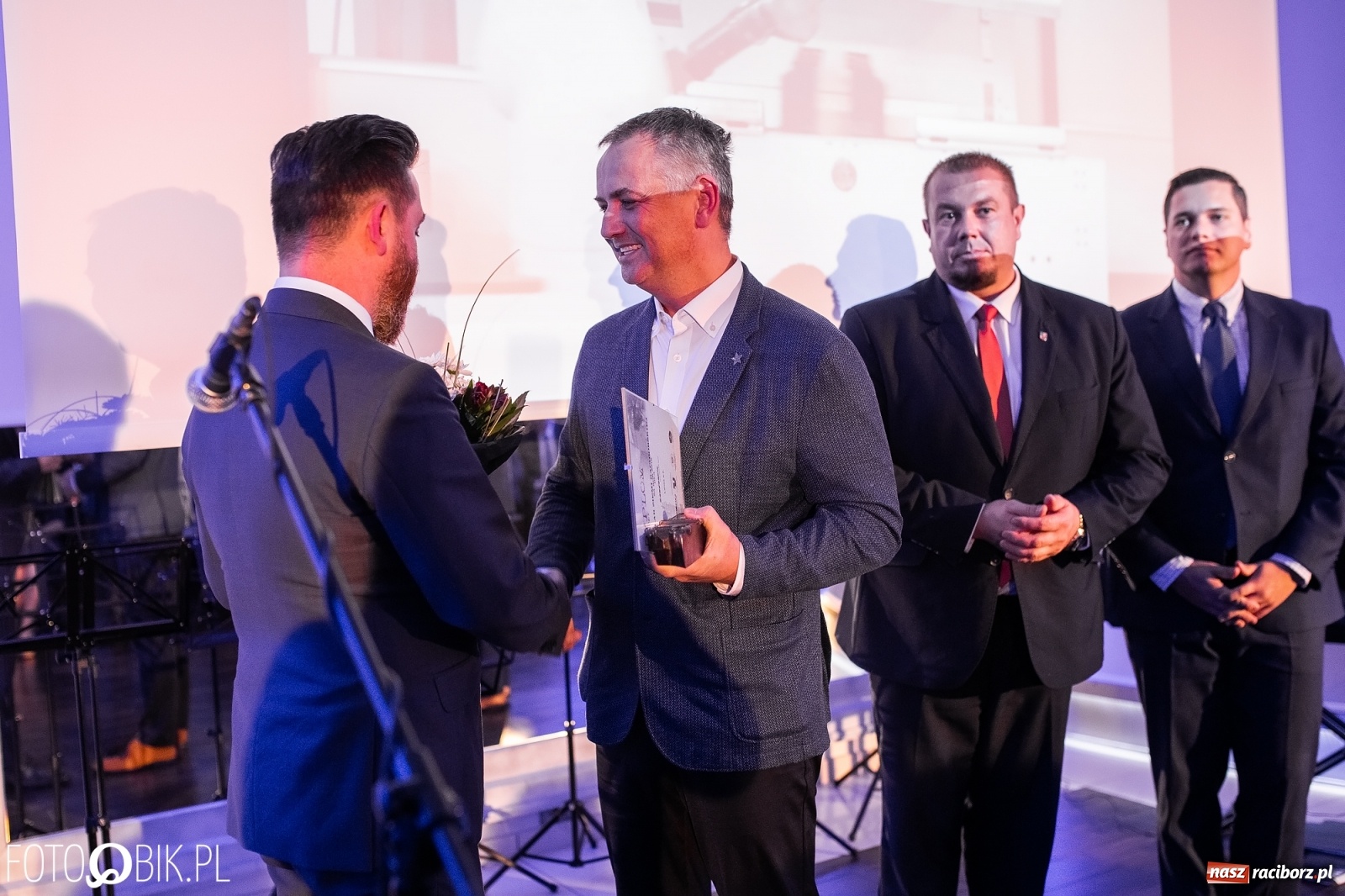 Zdjęcie w galerii na portalu naszraciborz.pl: Wręczono Filary Ziemi Raciborskiej [FOTO] wiadomości z regionu