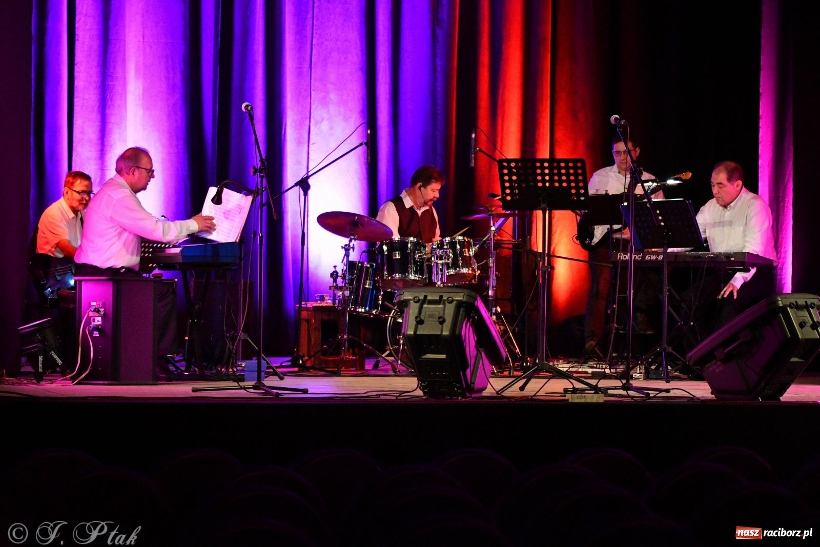 Zdjęcie w galerii na portalu naszraciborz.pl: Zaduszki jazzowo-poetyckie w Strzesze  wiadomości z regionu