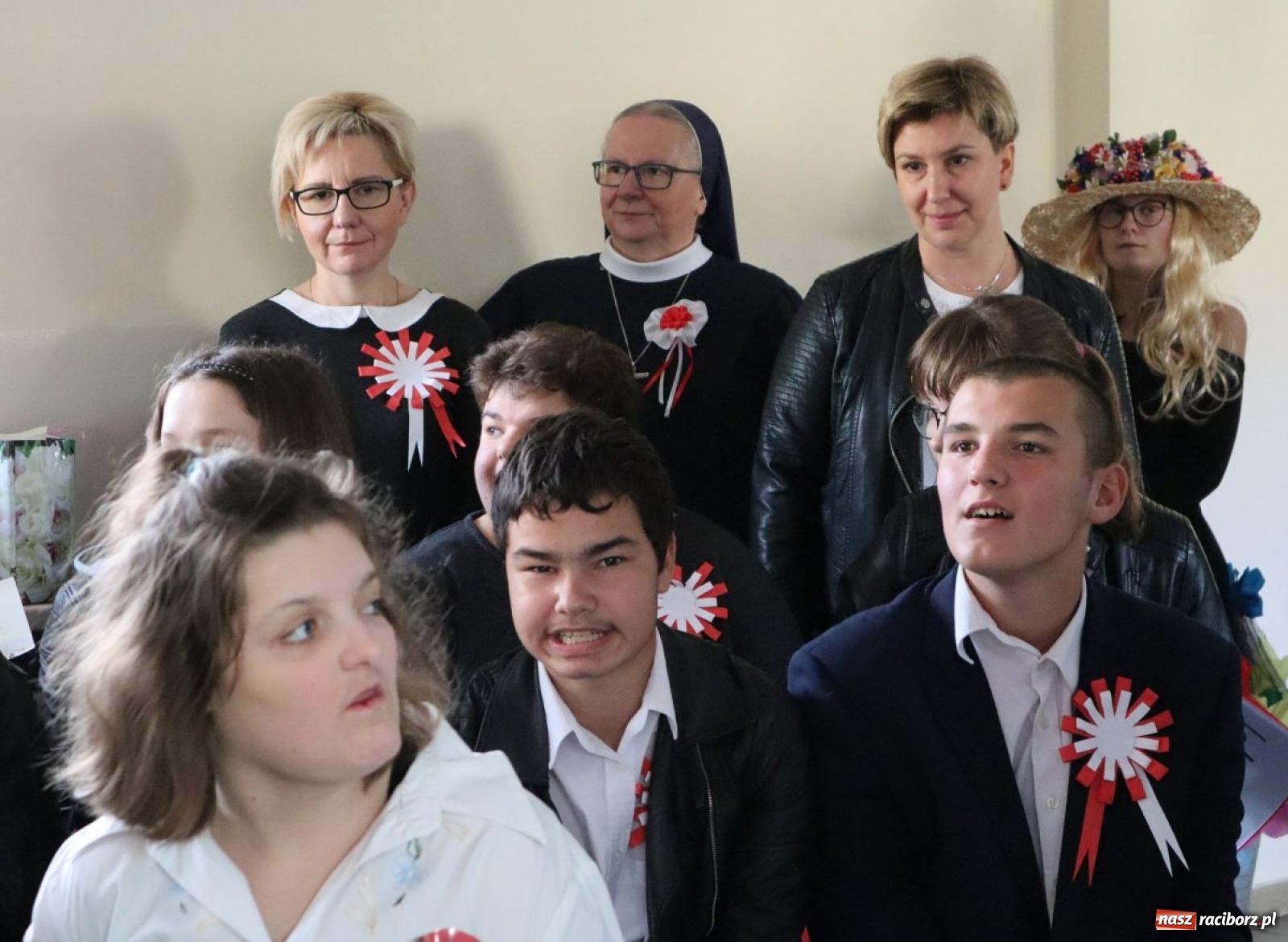 Zdjęcie w galerii na portalu naszraciborz.pl: Patriotycznie w ZSS, czyli 101. Rocznica Odzyskania Niepodległości  wiadomości z regionu